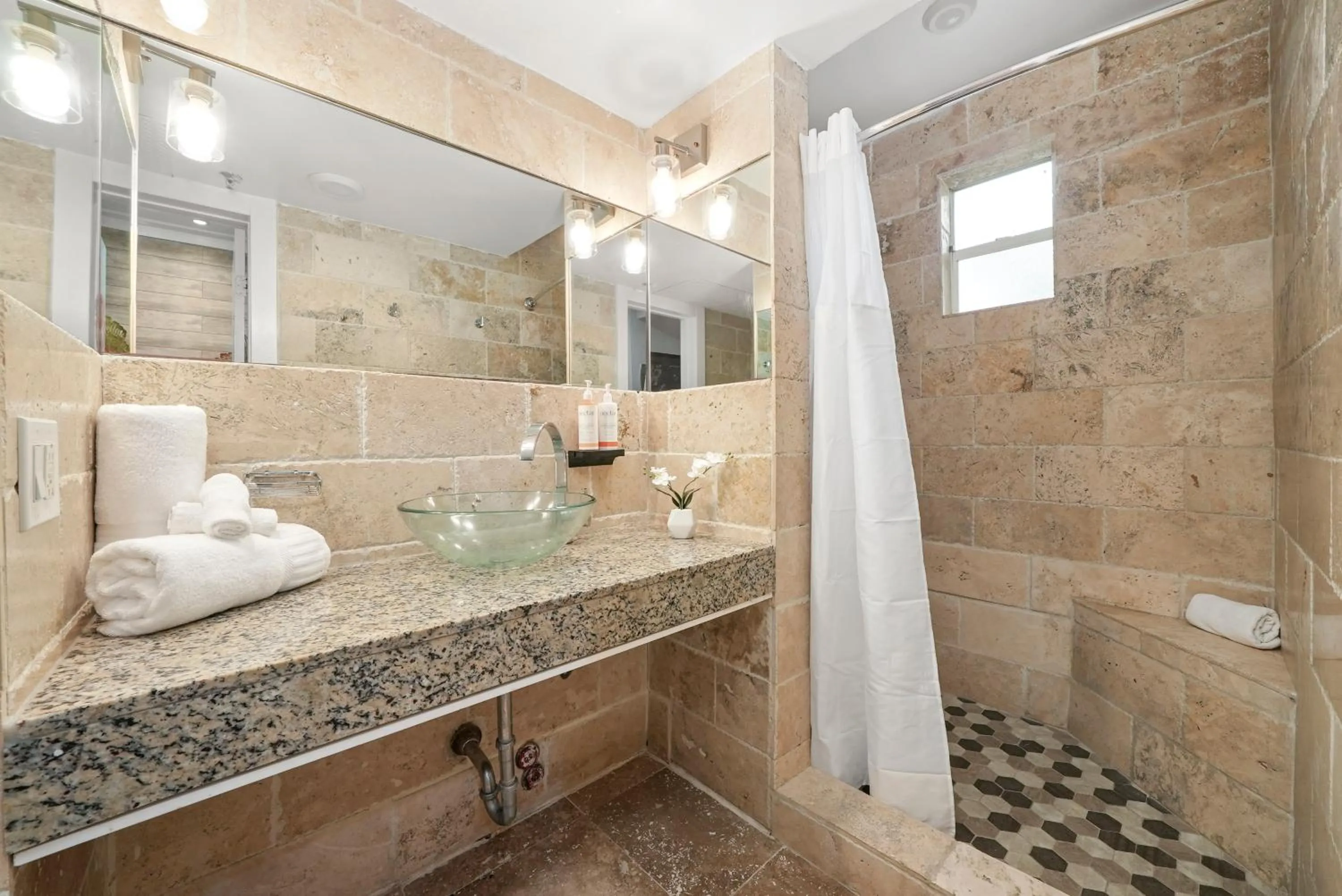 Bathroom in Chesterfield Hotel & Suites