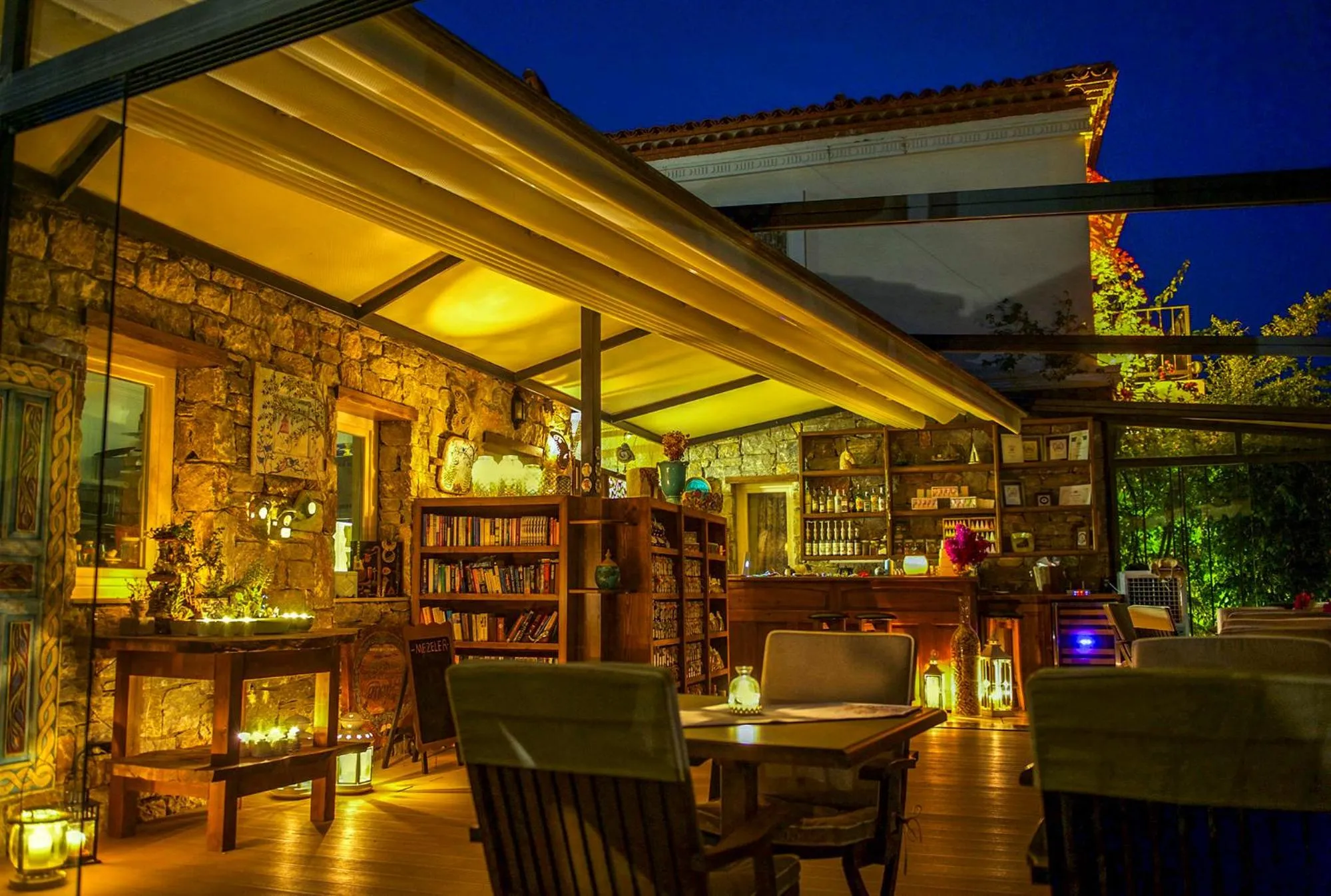 Restaurant/places to eat in Swan Lake Hotel - Adult Only