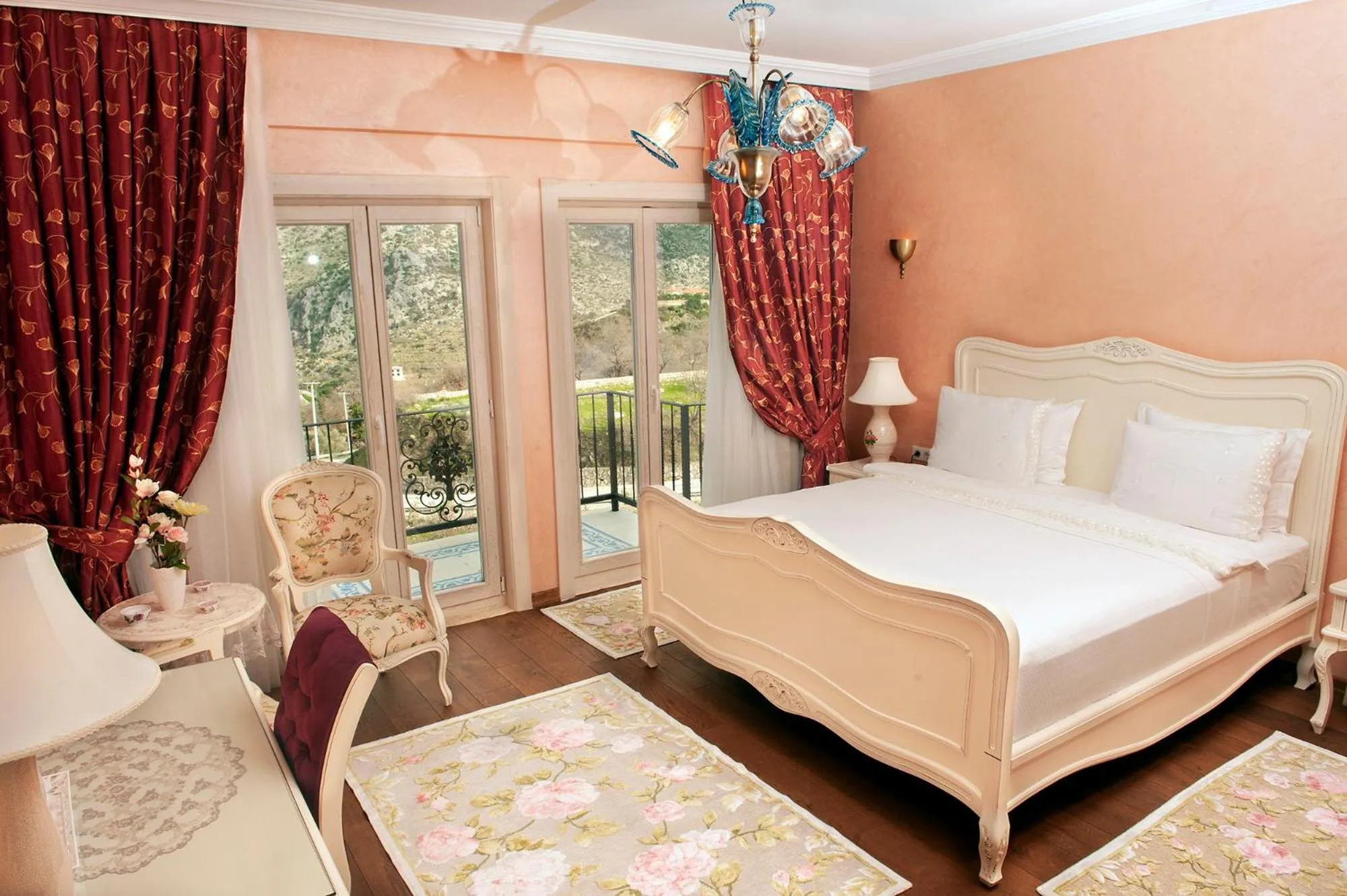 Bed in Swan Lake Hotel - Adult Only