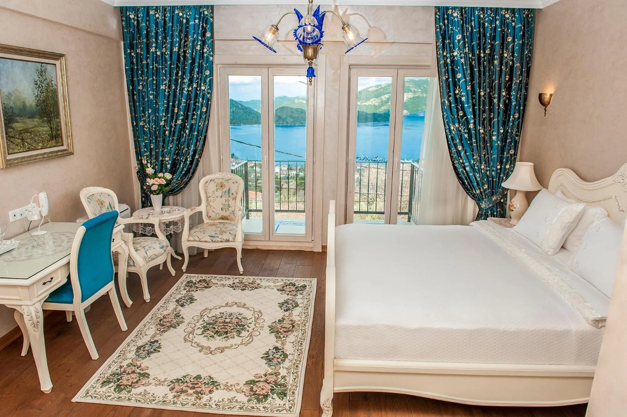 Bed in Swan Lake Hotel - Adult Only