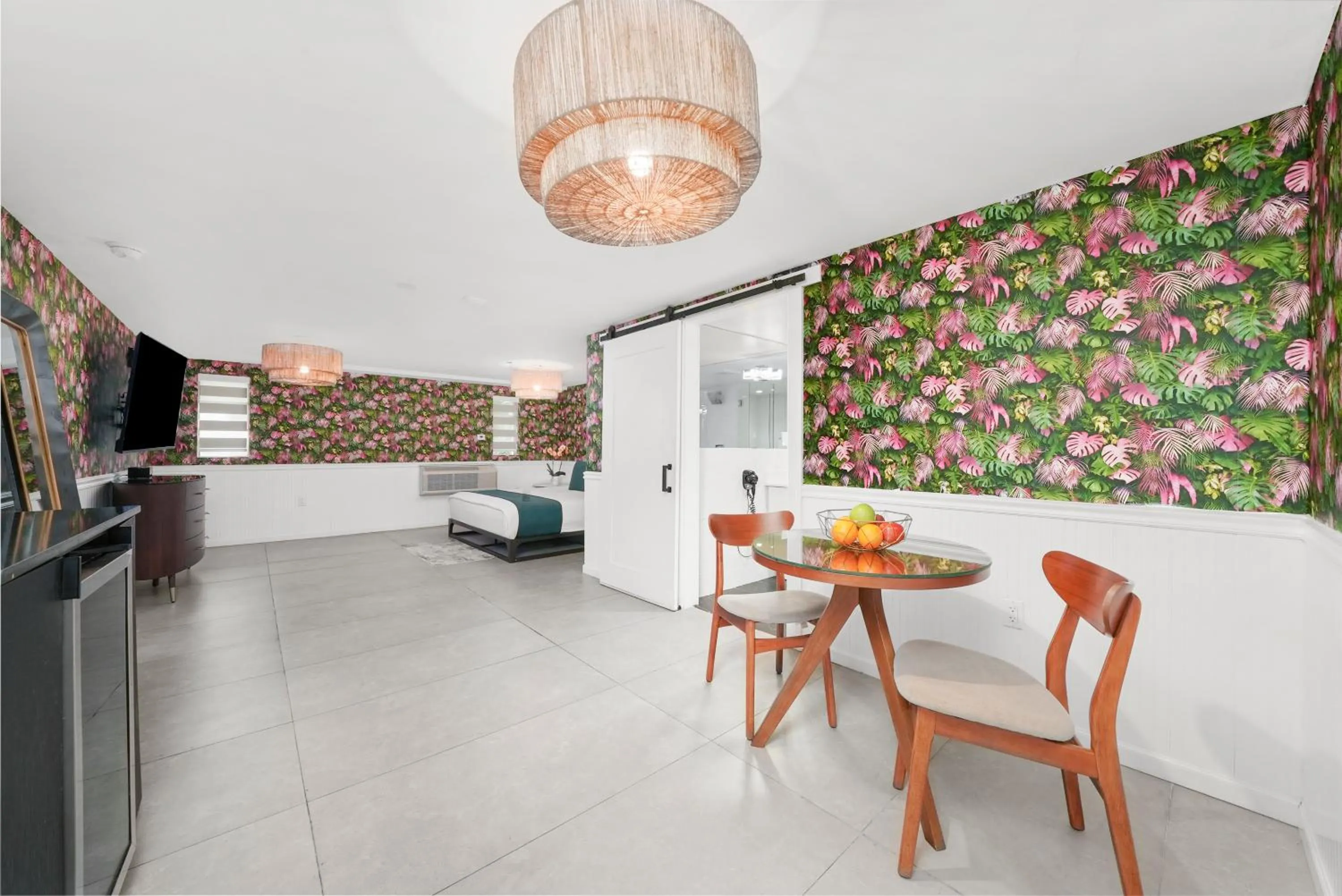 Dining area in Whitelaw Hotel