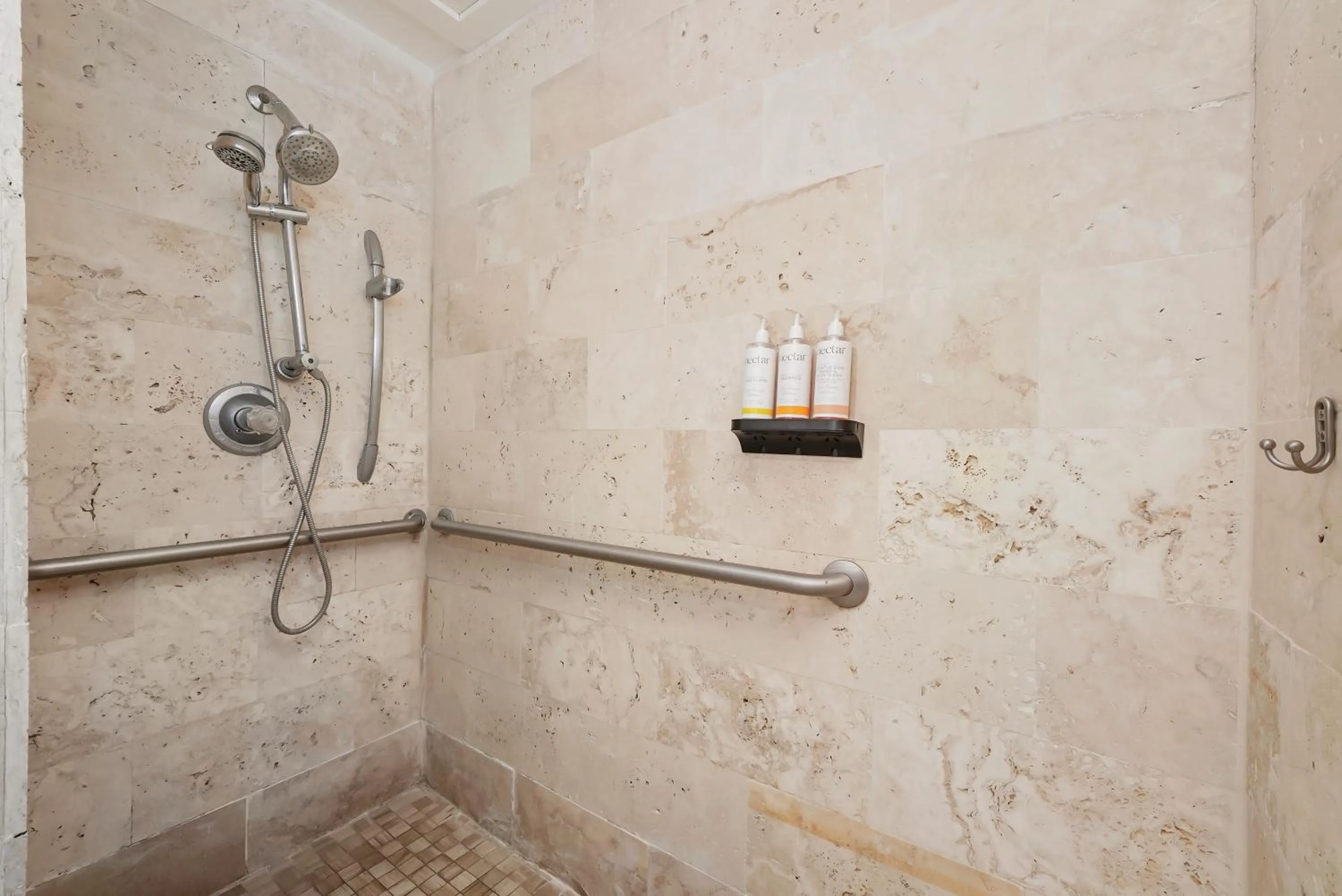 Bathroom in Whitelaw Hotel