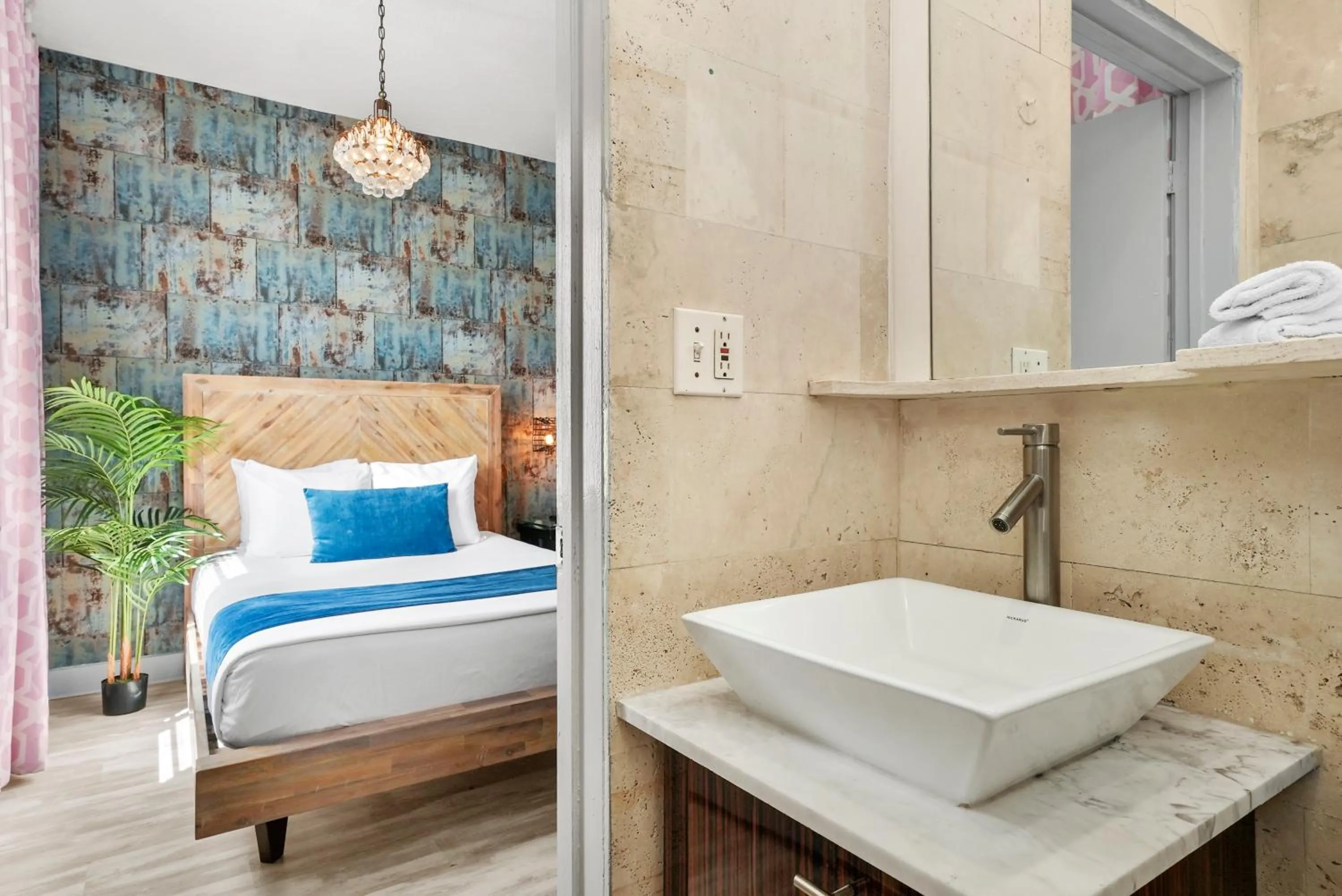 Bedroom, Bed in Whitelaw Hotel