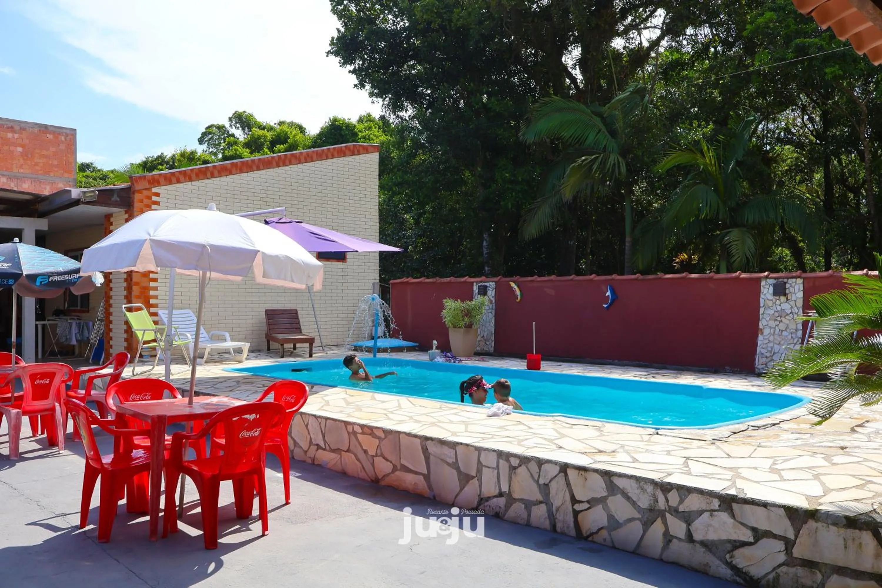 Recanto Pousada JU&JU com piscina COMPARTILHADA