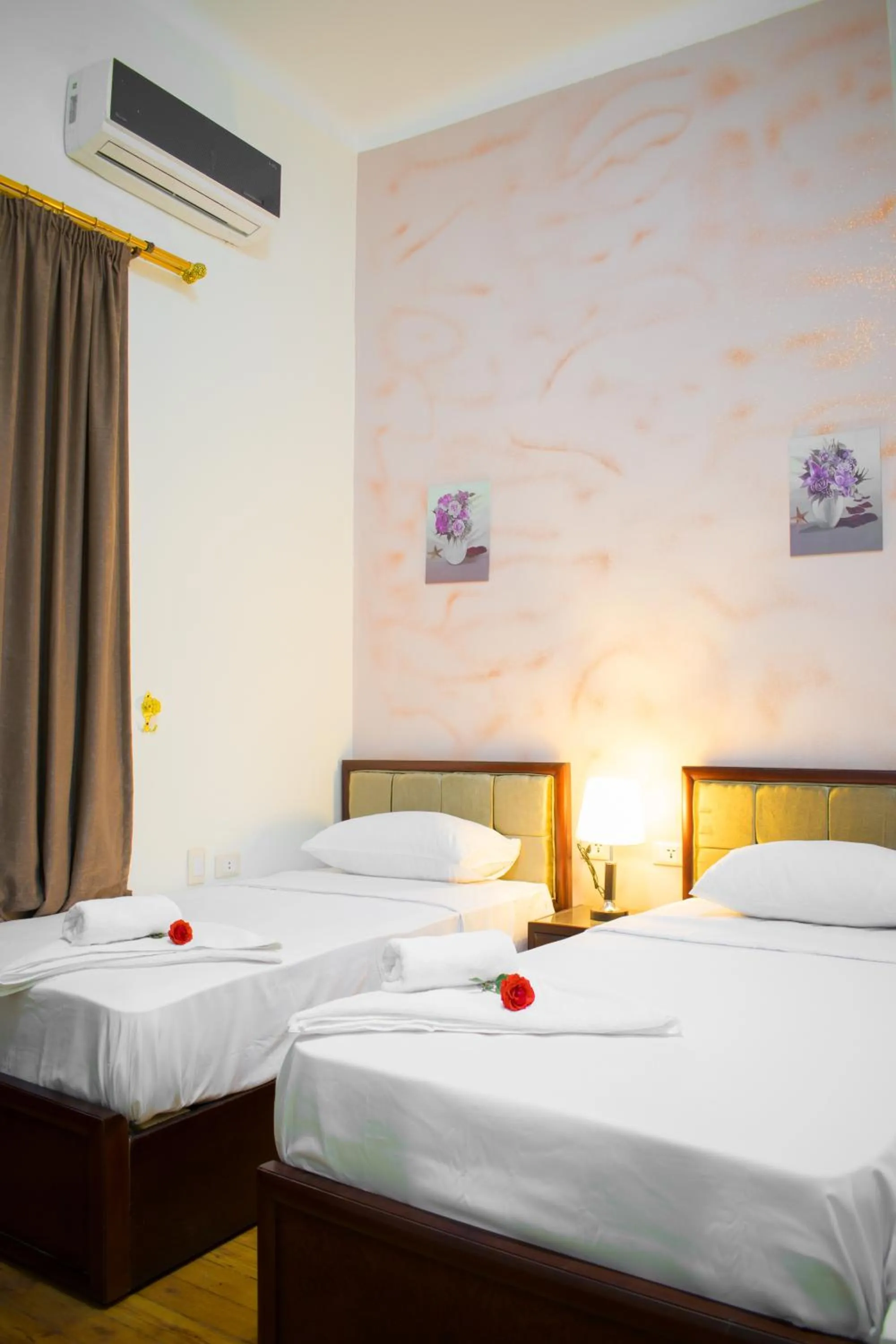 Bed in Golden Palace Hotel