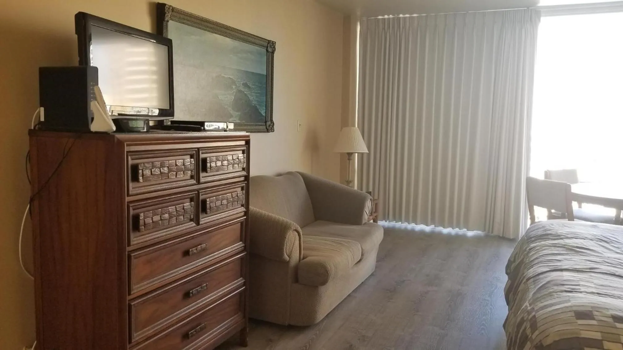 Ilikai Marina Studio City View Condos with Fully Equipped Kitchens & Free Wifi