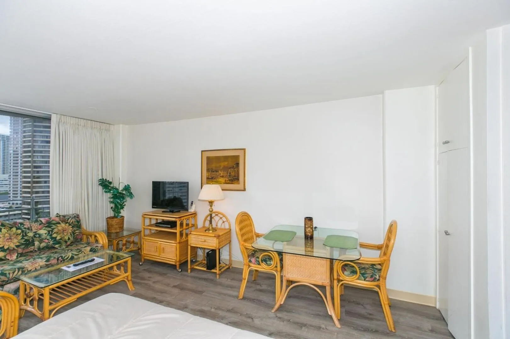 Ilikai Marina Studio City View Condos with Fully Equipped Kitchens & Free Wifi