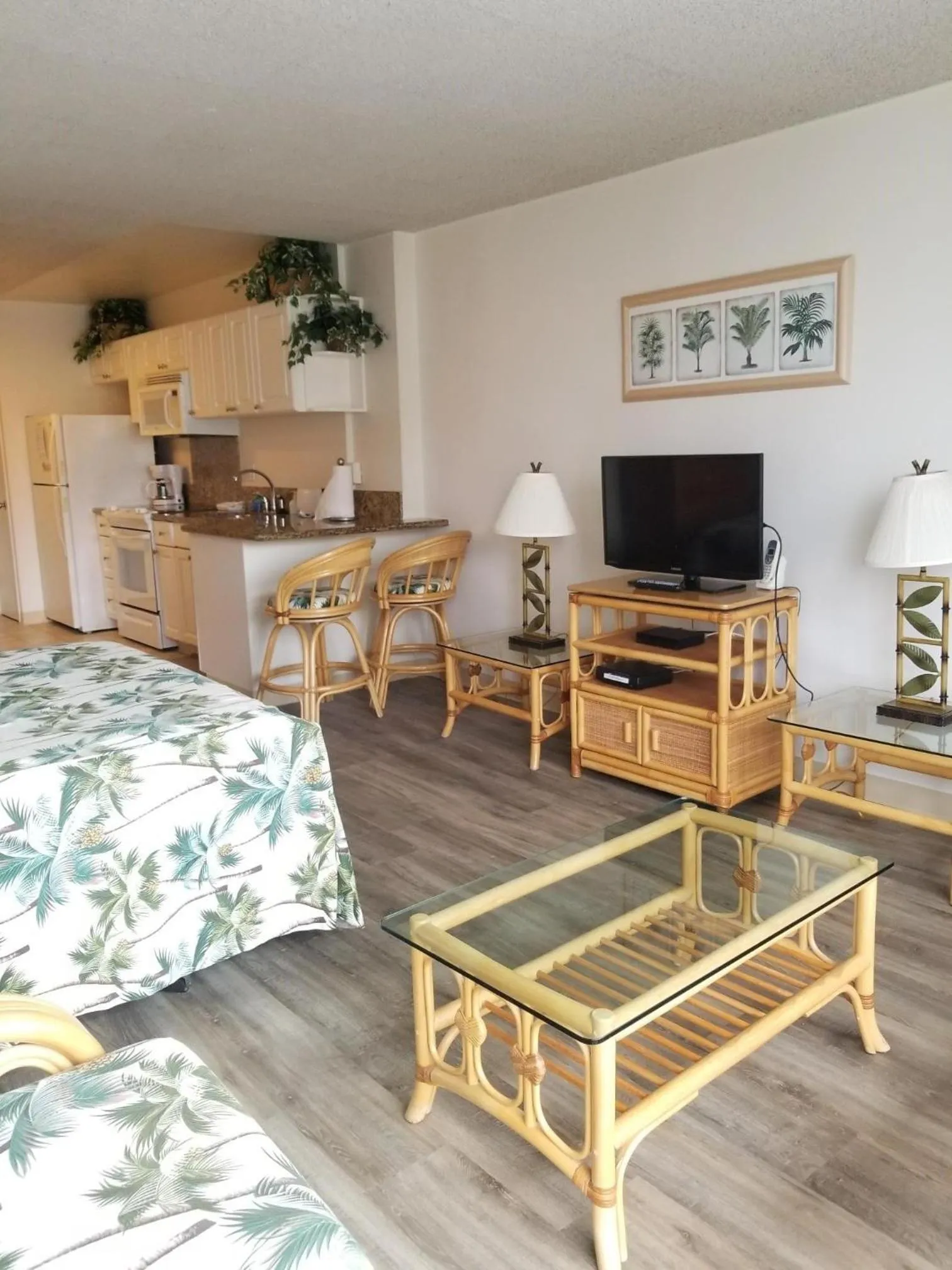 Ilikai Marina Studio City View Condos with Fully Equipped Kitchens & Free Wifi