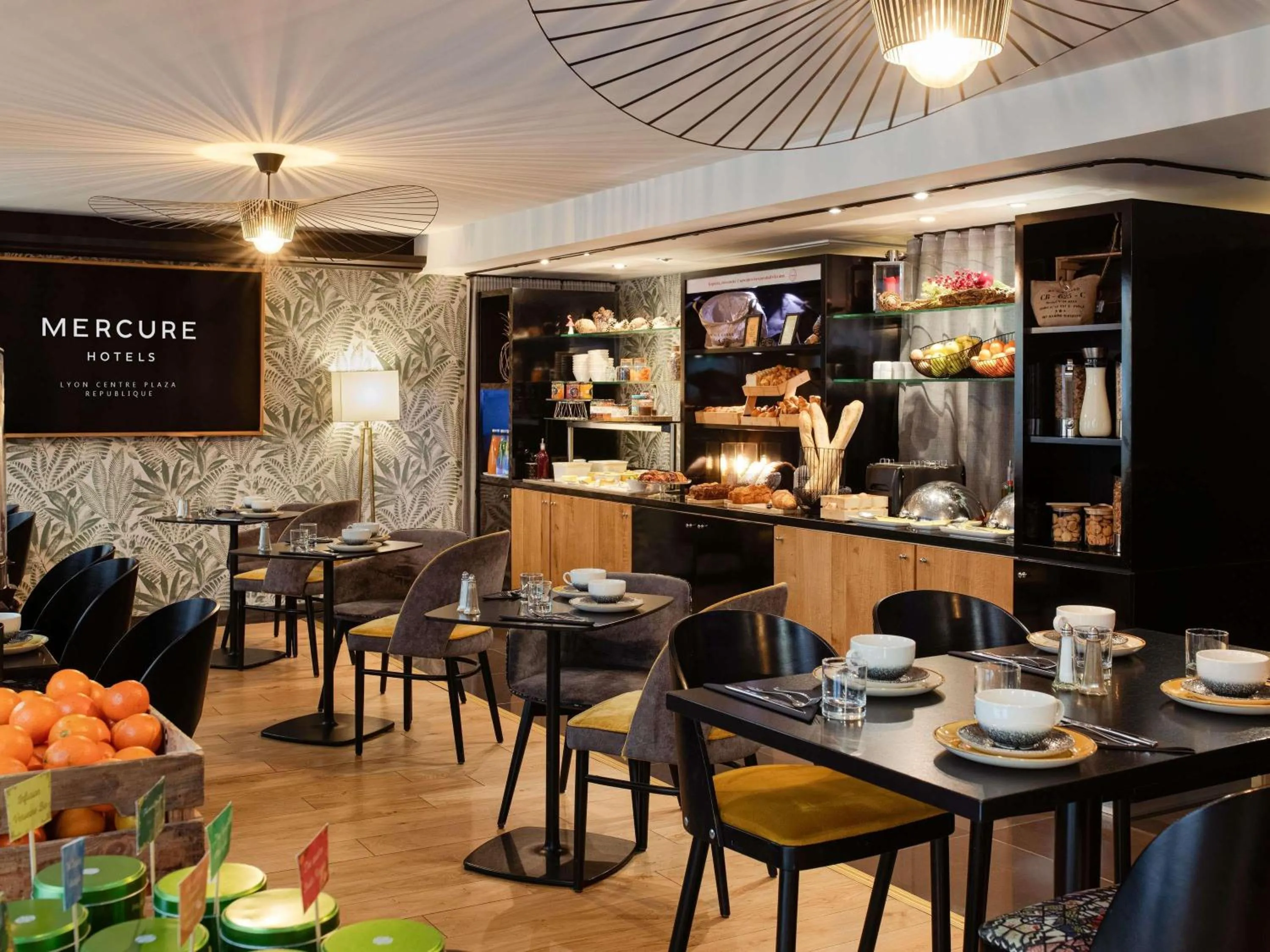 Breakfast in Mercure Lyon Centre Plaza République