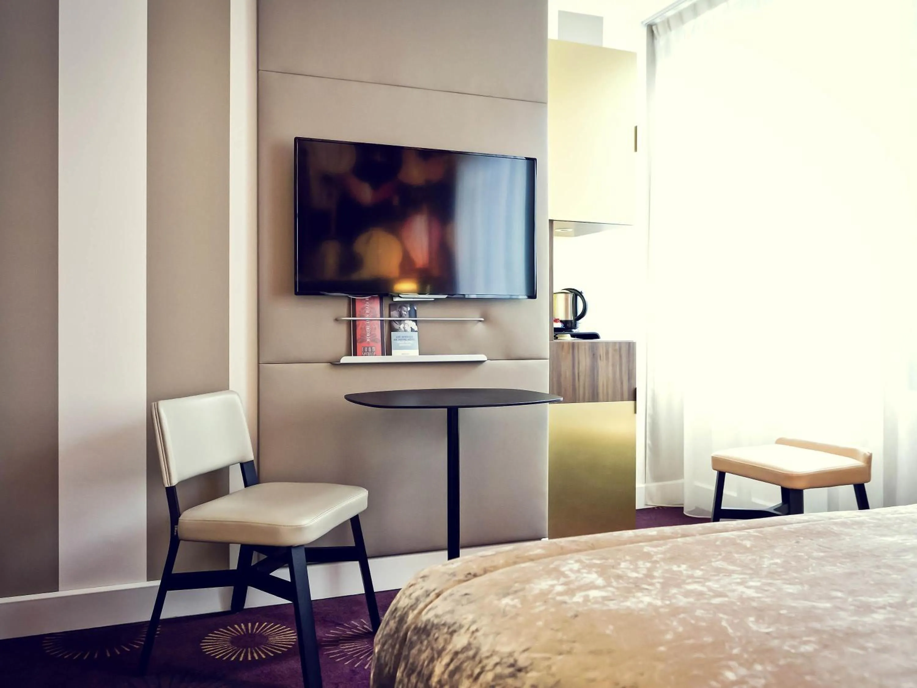 Bedroom, Bed in Mercure Lyon Centre Plaza République