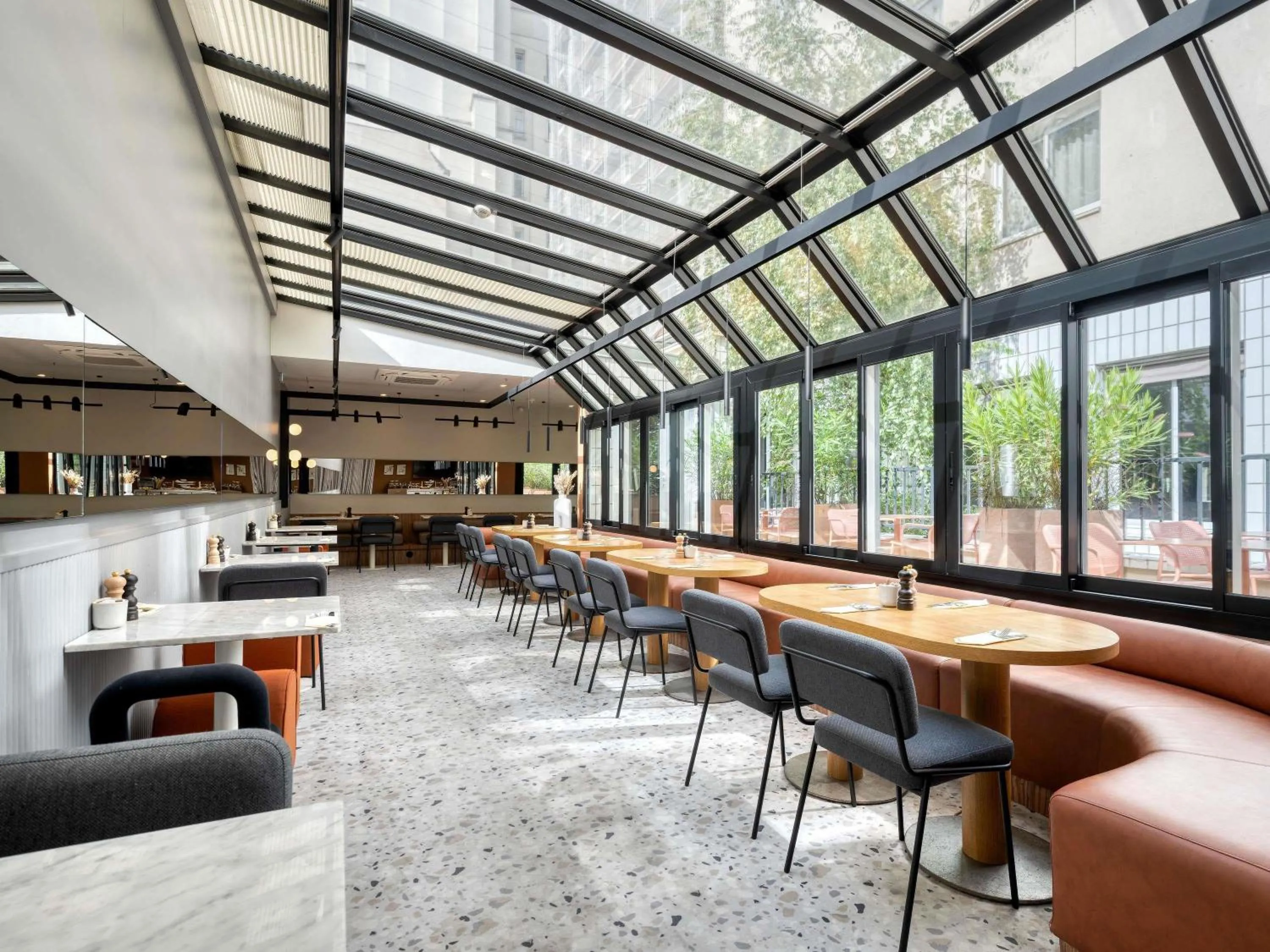 Property building in Mercure Paris 15 Porte de Versailles