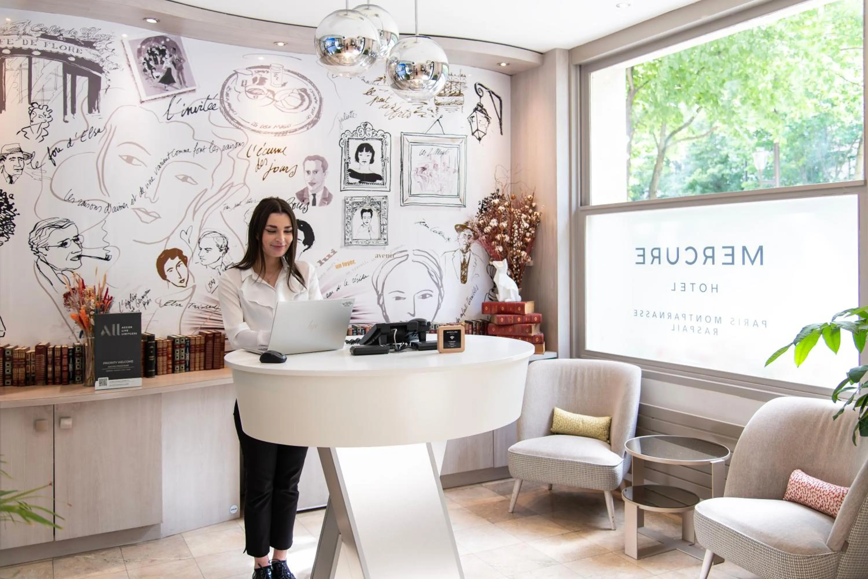 Lobby or reception in Mercure Paris Montparnasse Raspail