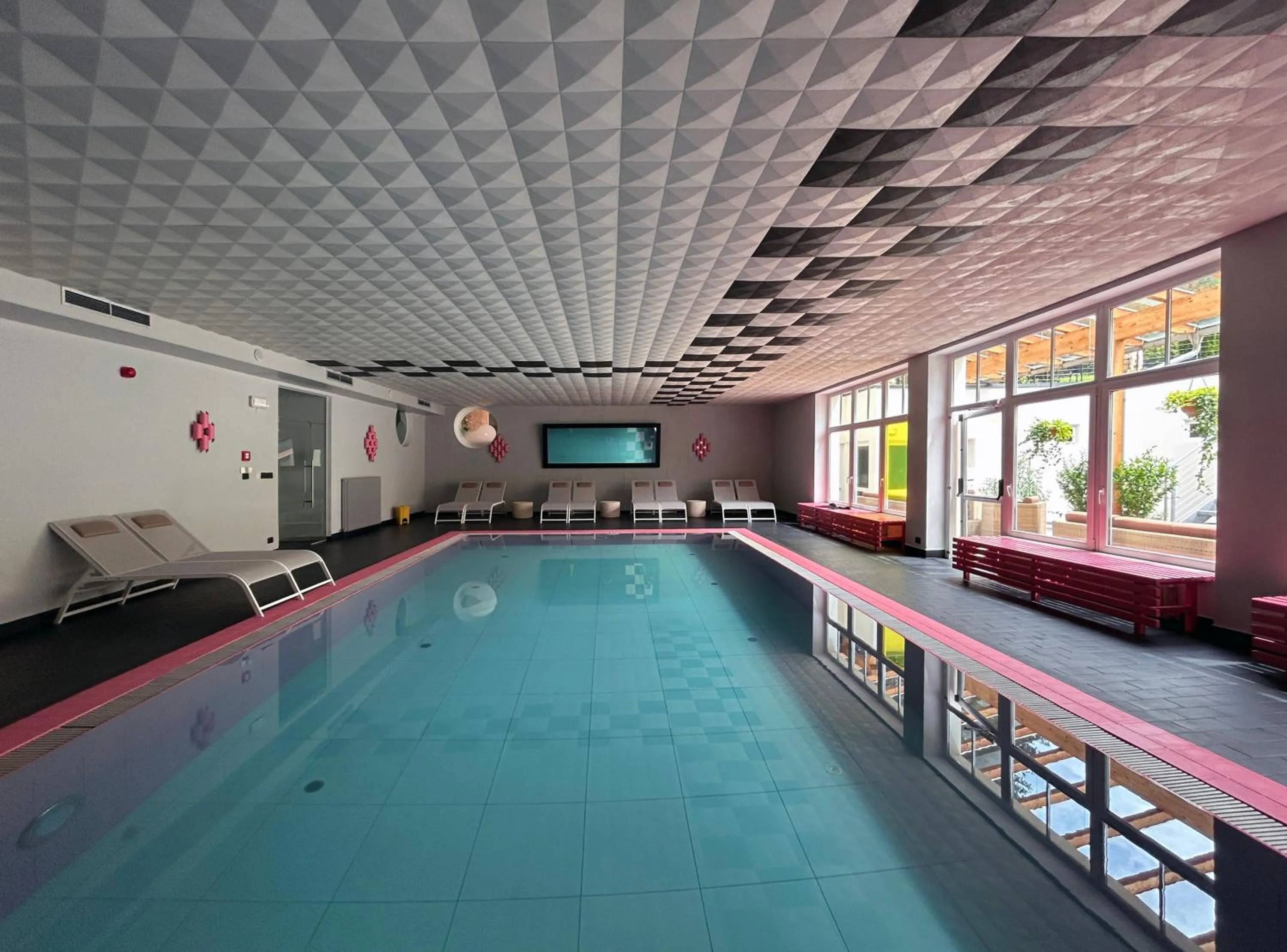 Swimming pool in Frida am Wald