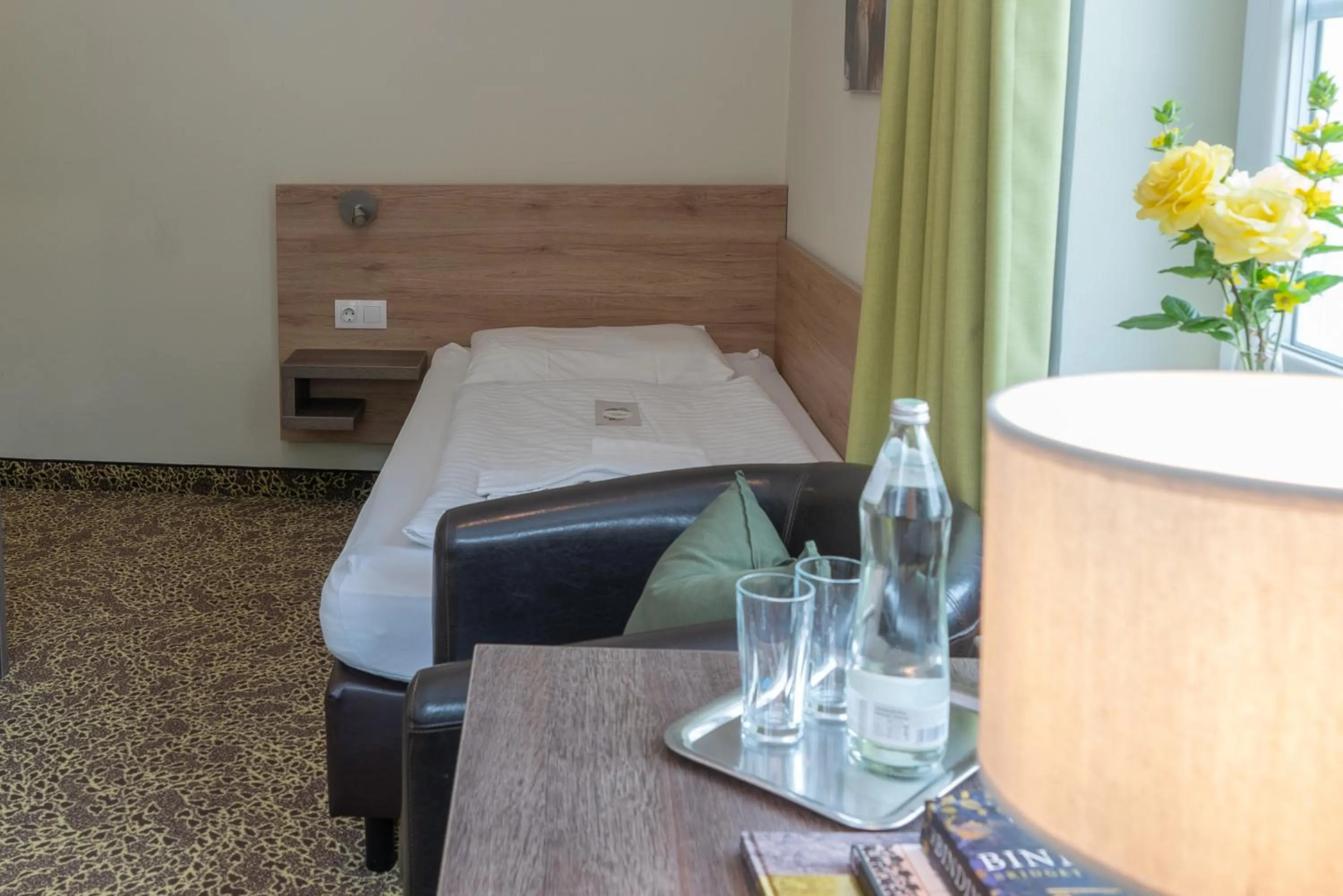 Property building, Bed in Hotel Lindenhof