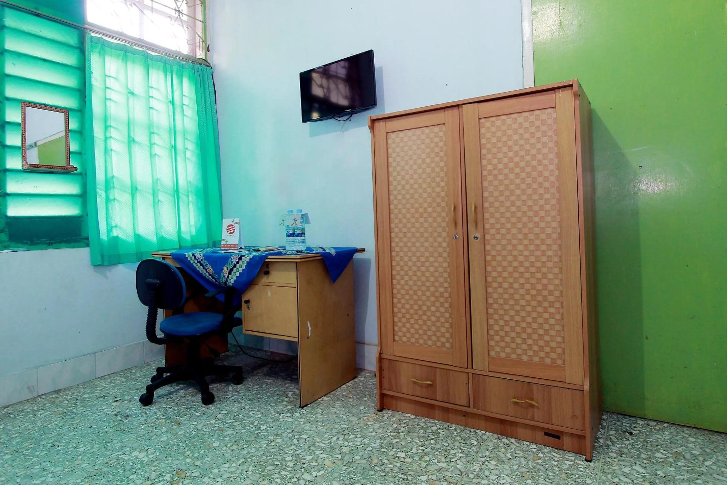 Bedroom, TV/Entertainment Center in SUPER OYO 1865 Hotel Ss Syariah