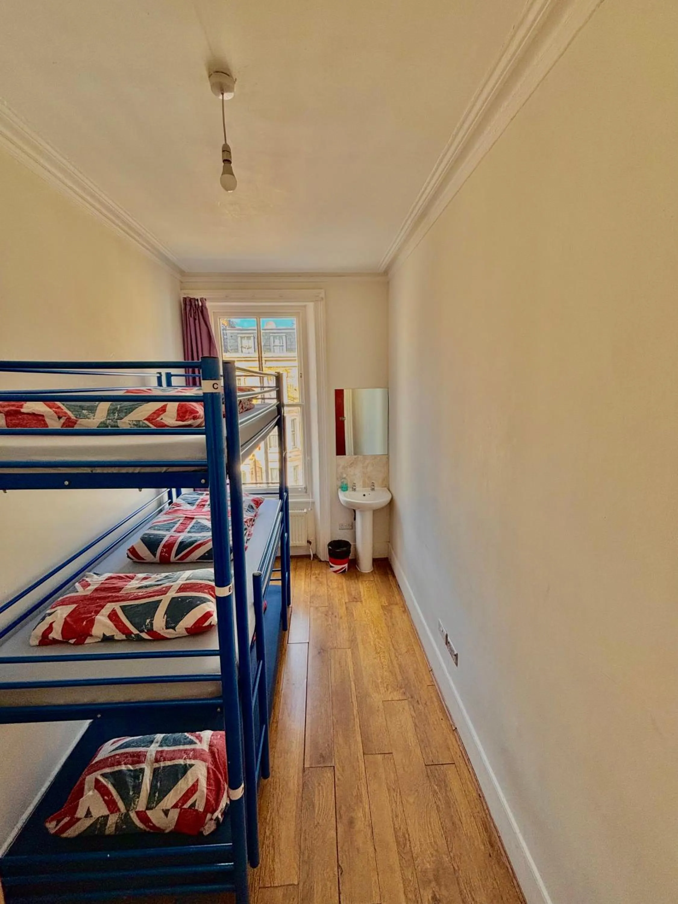 Photo of the whole room, Bed in Saint James Backpackers