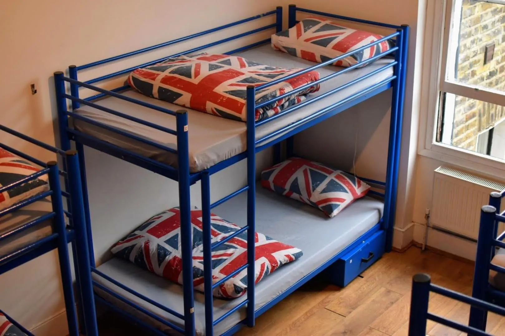 bunk bed, Bed in Saint James Backpackers