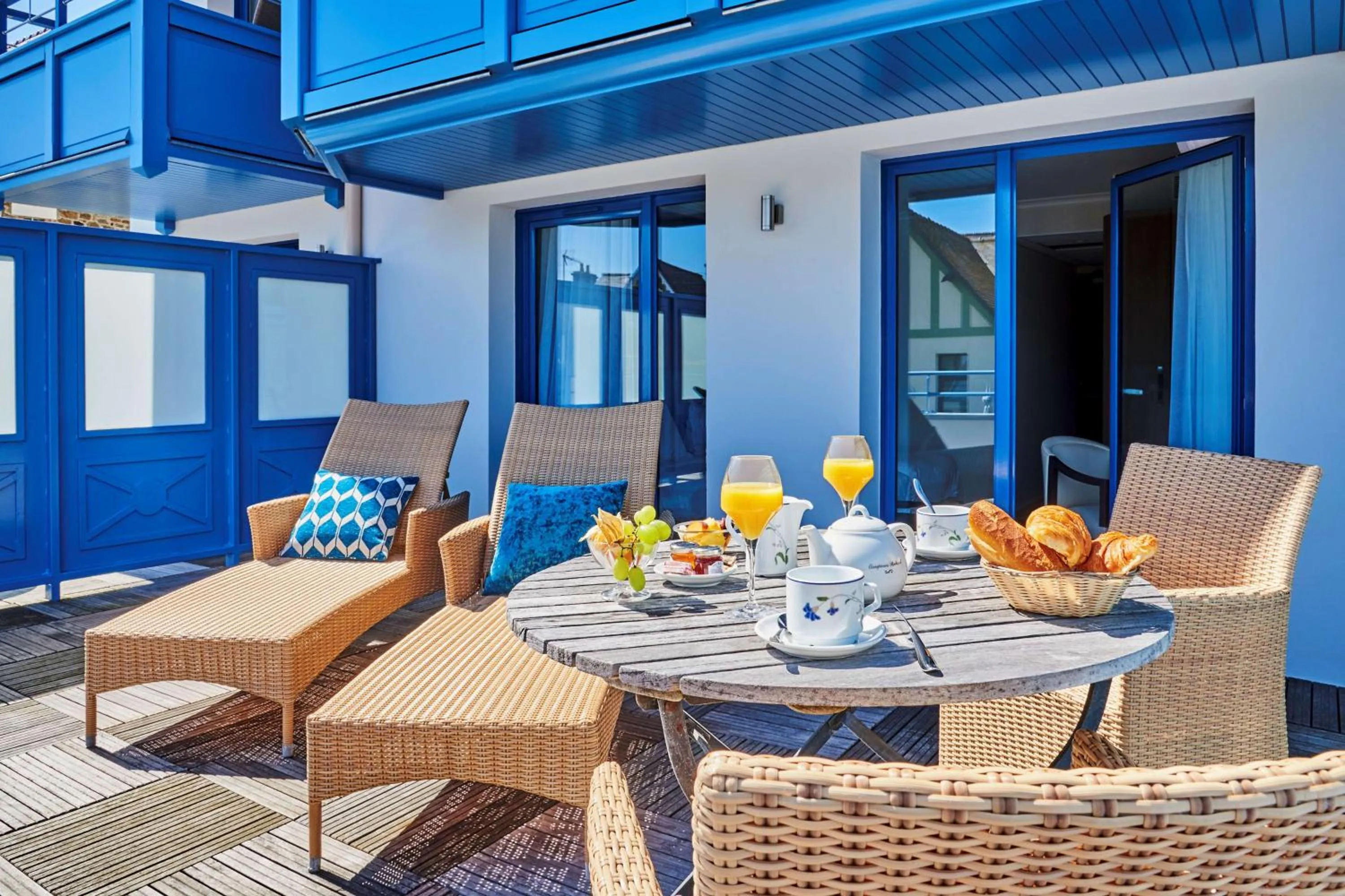 Property building in Best Western Alexandra