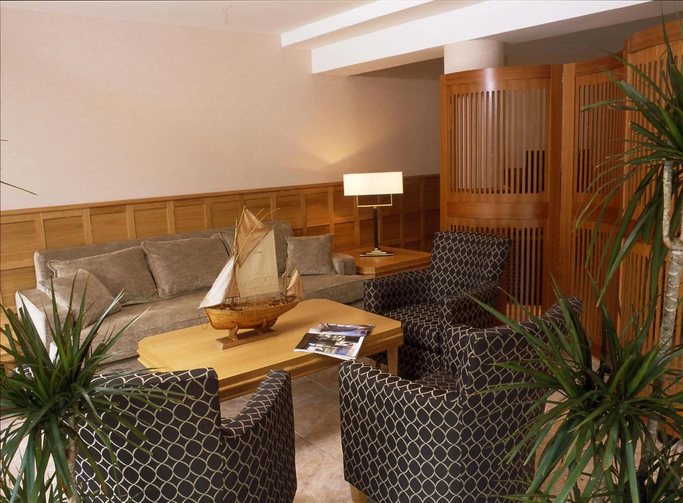 Lobby or reception in Best Western Alexandra