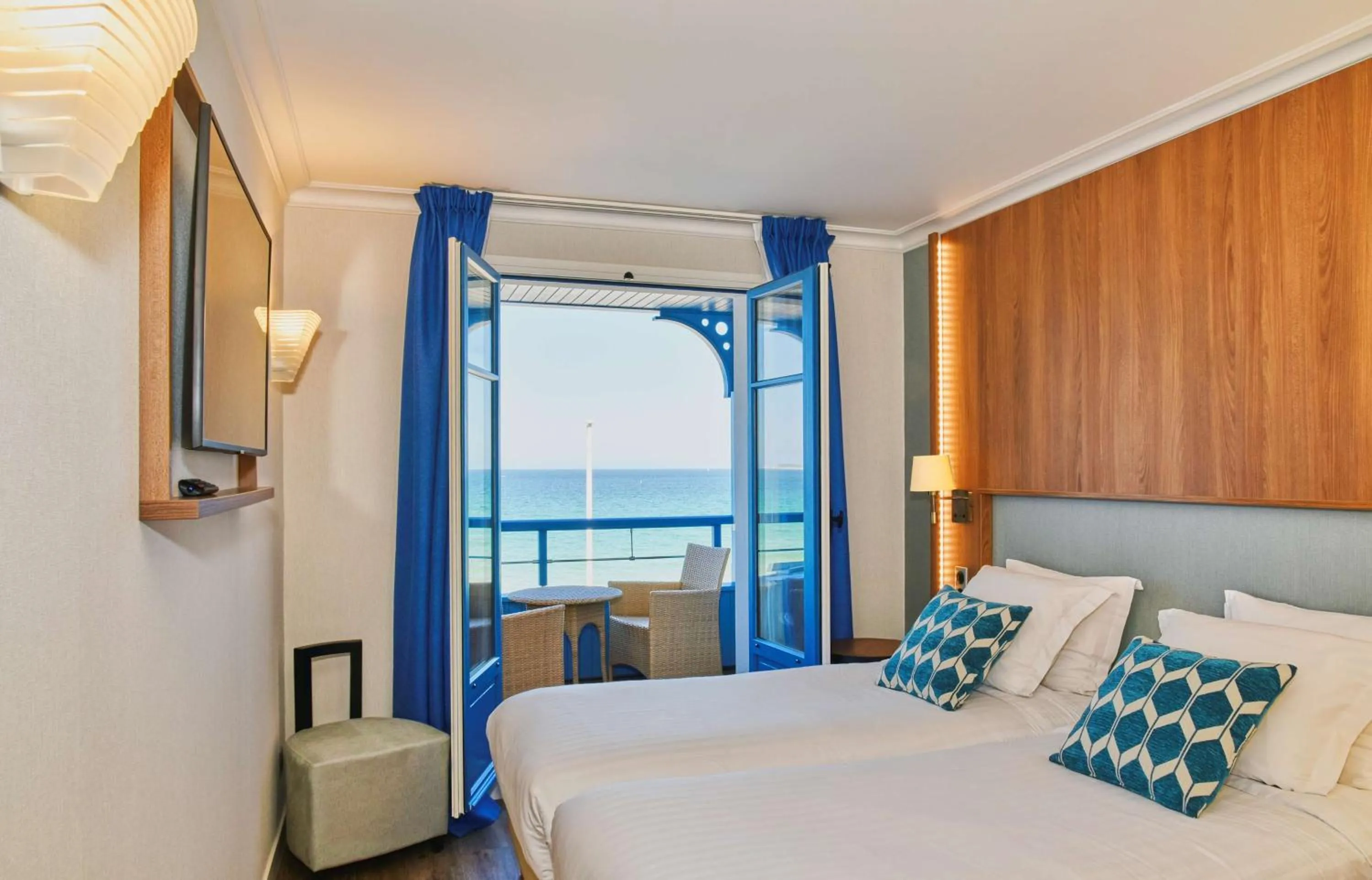 Photo of the whole room, Bed in Best Western Alexandra