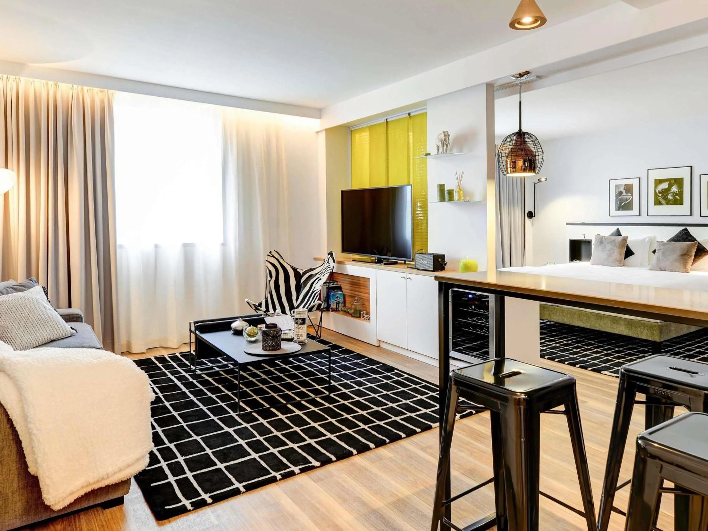 Bedroom, Bed in Novotel Paris Centre Bercy