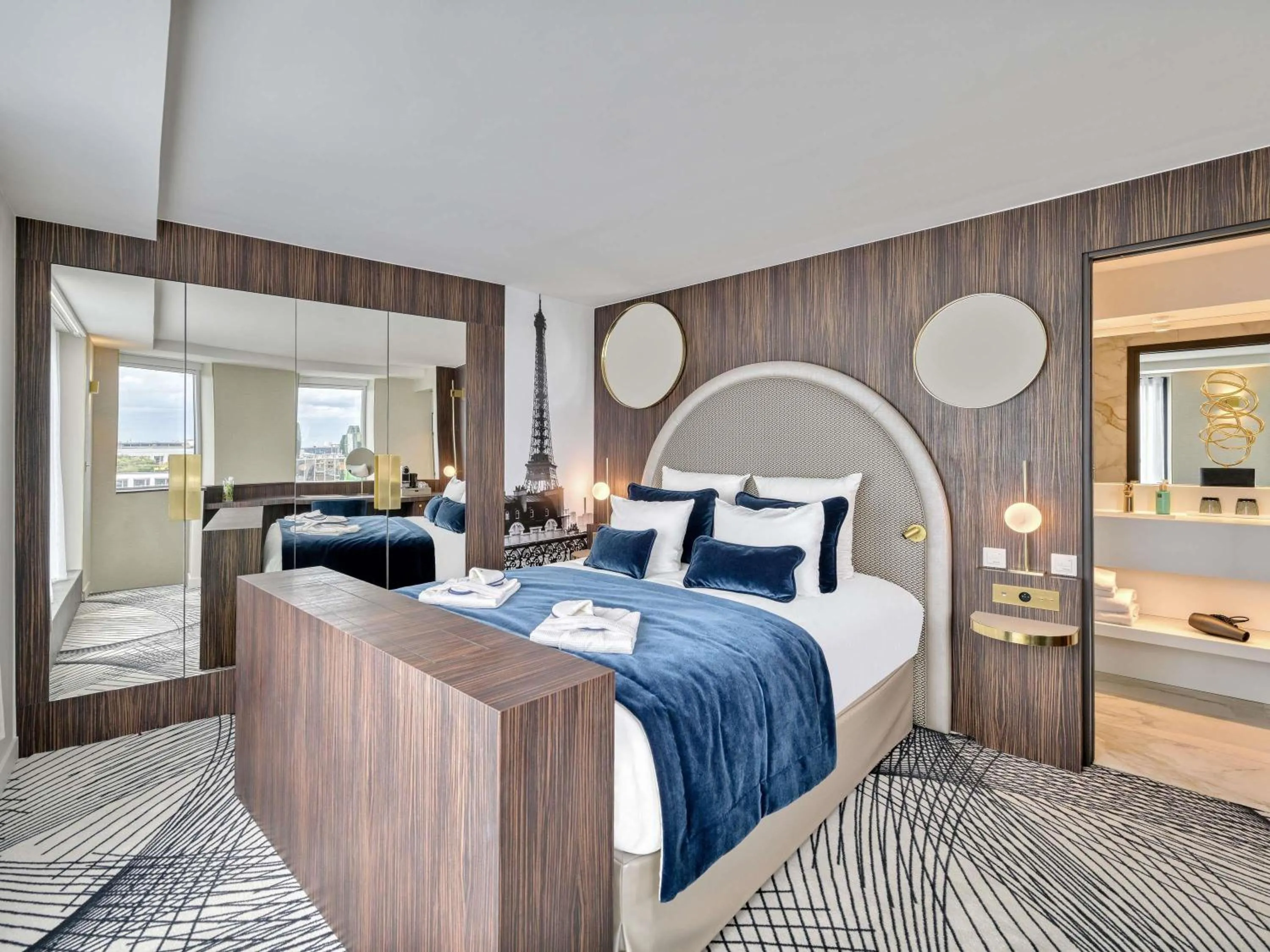 Bedroom, Bed in Novotel Paris Centre Bercy