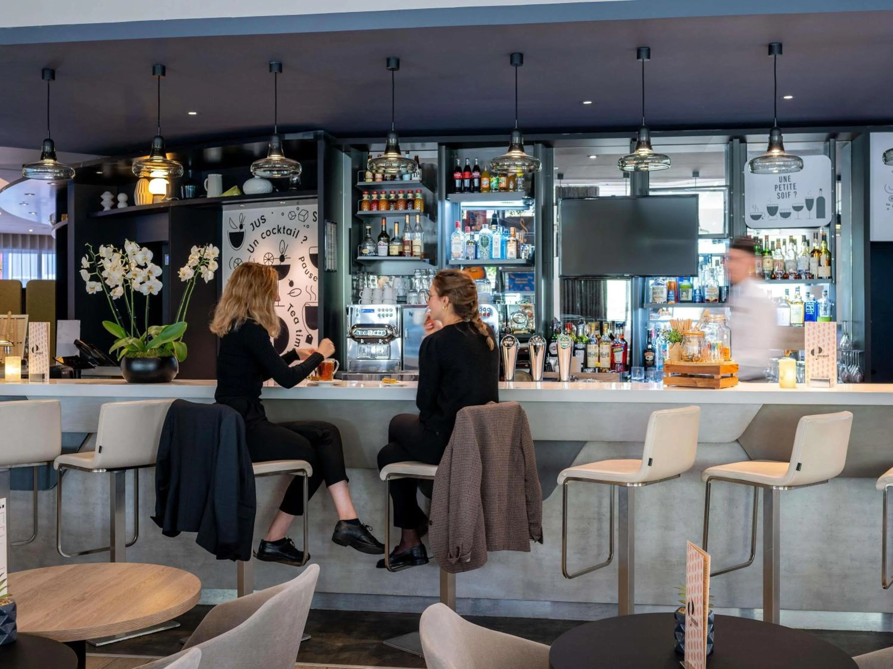 Lounge or bar in Novotel Paris Centre Bercy