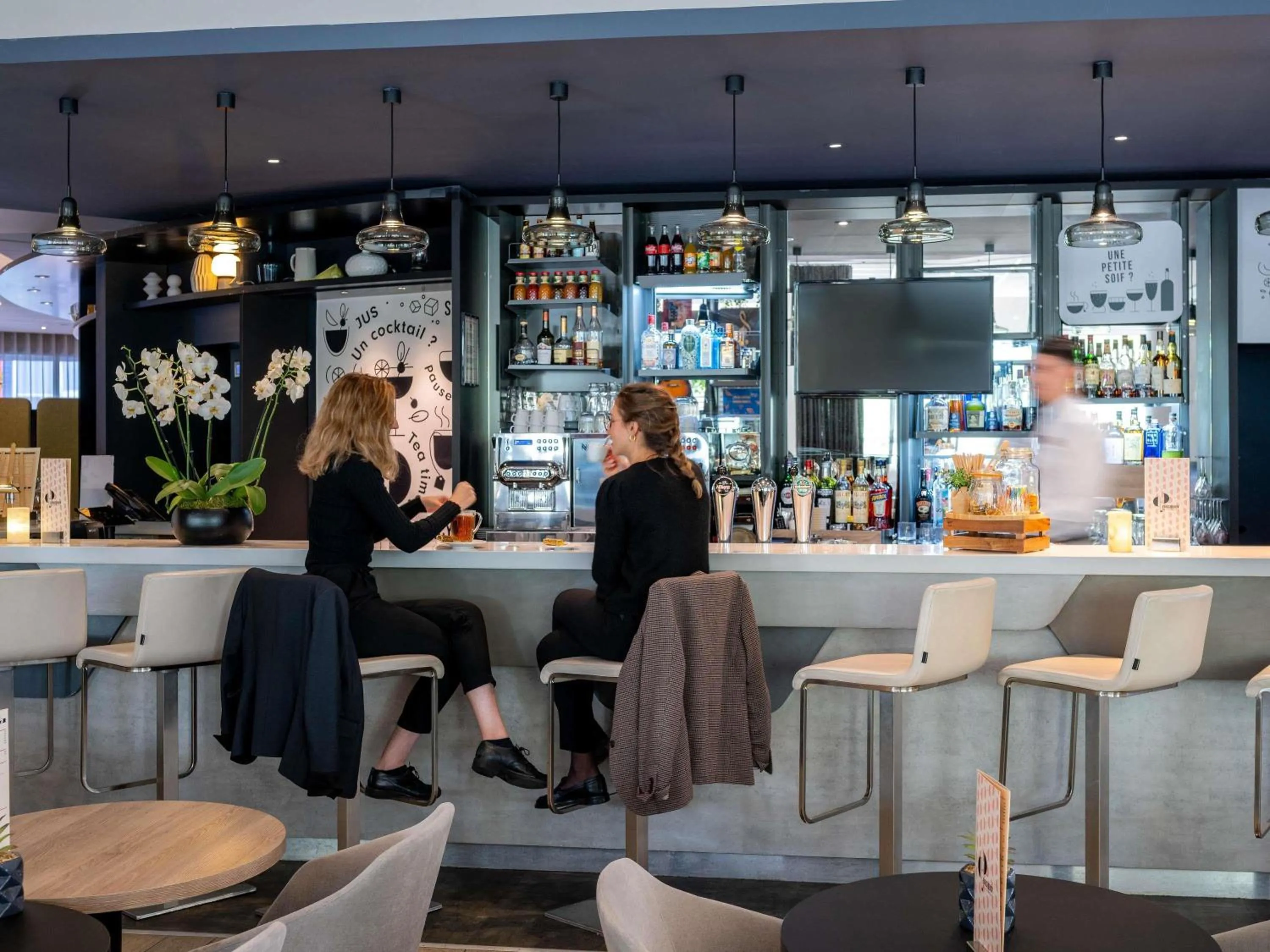 Lounge or bar in Novotel Paris Centre Bercy