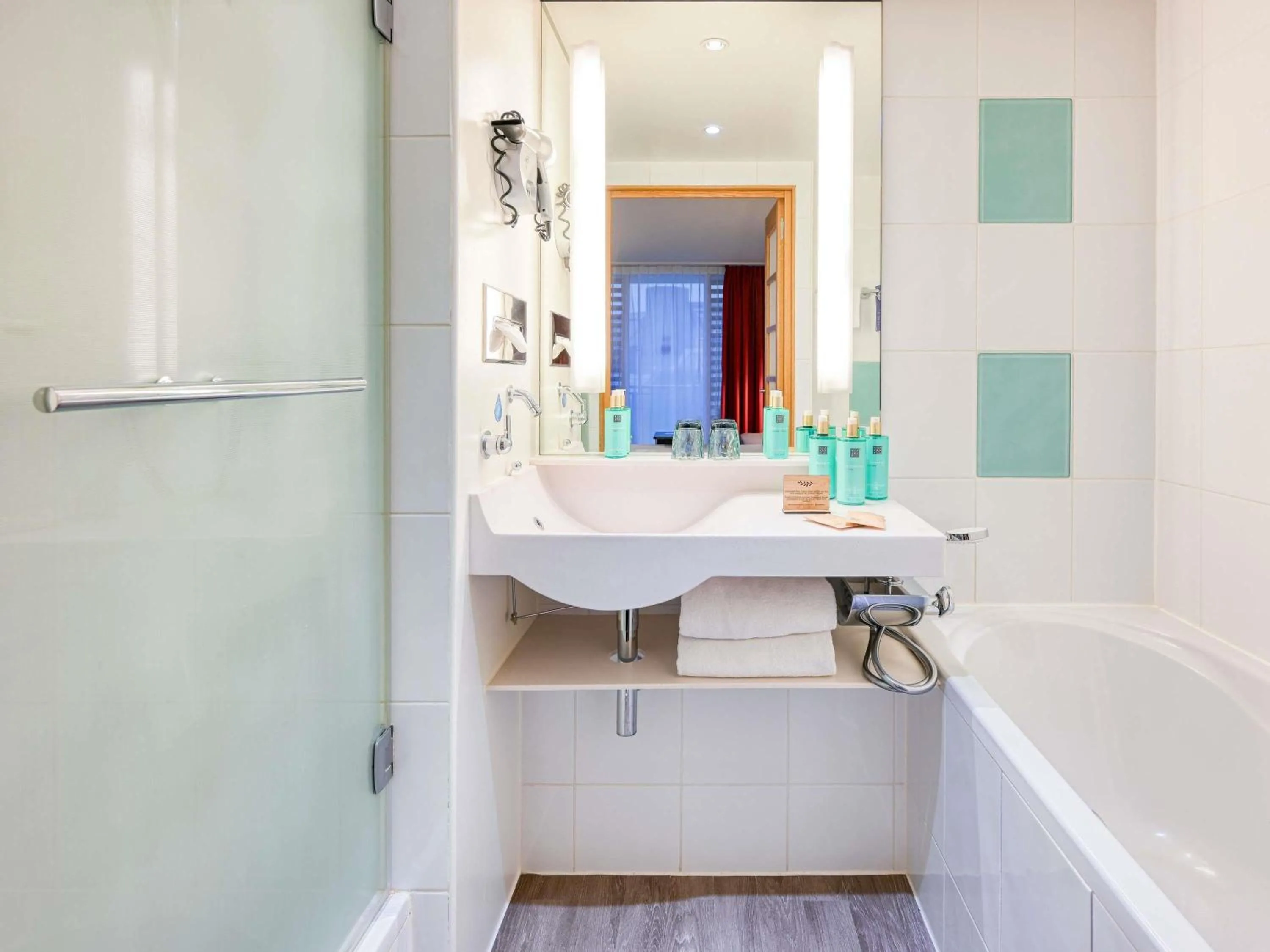 Bathroom in Novotel Paris Centre Bercy