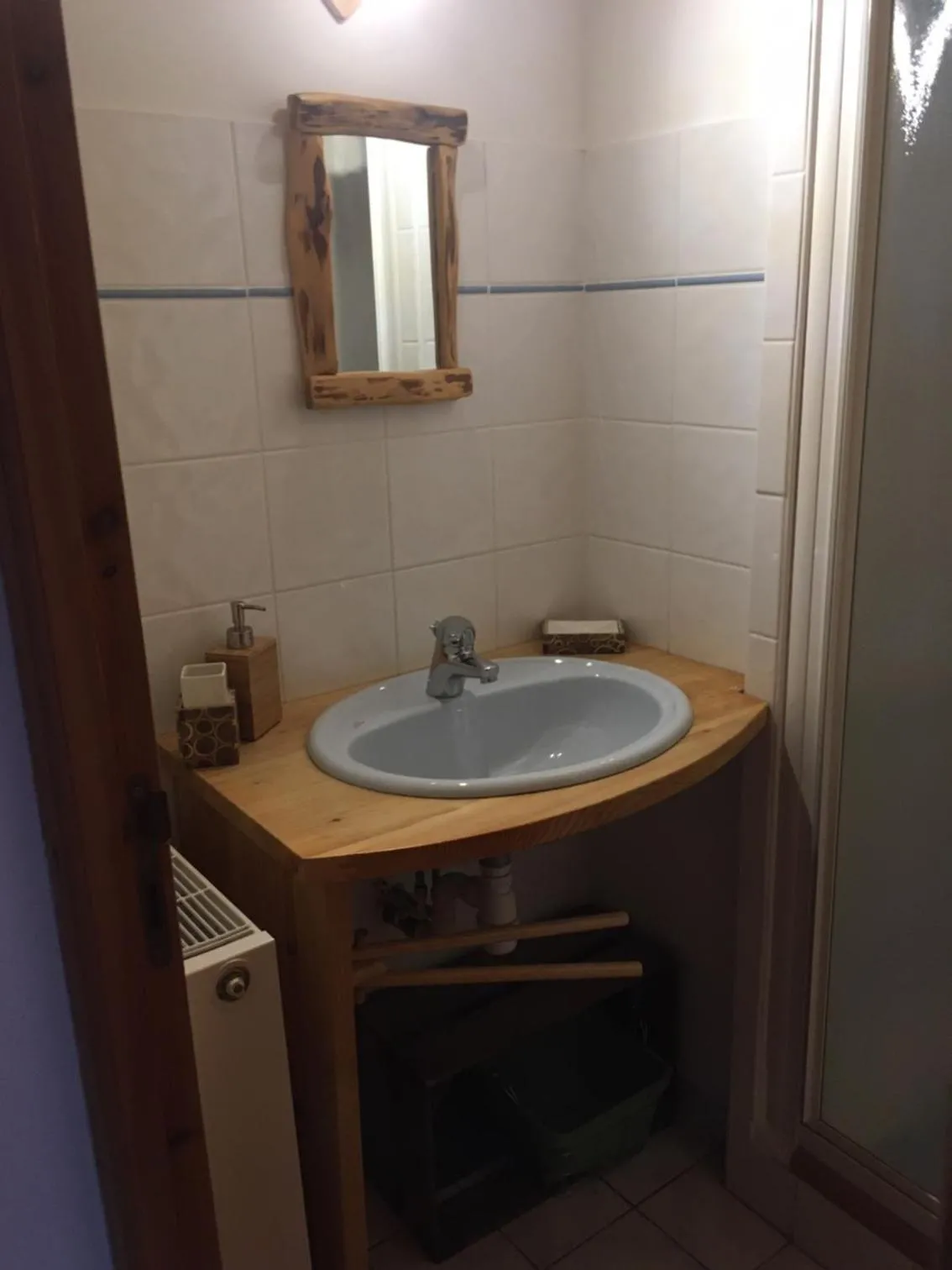 Bathroom in La Roche Meane