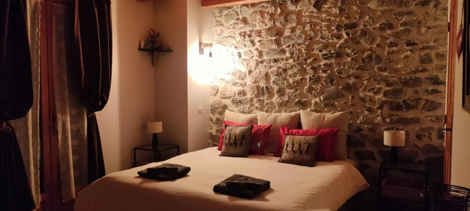 Bed in La Roche Meane