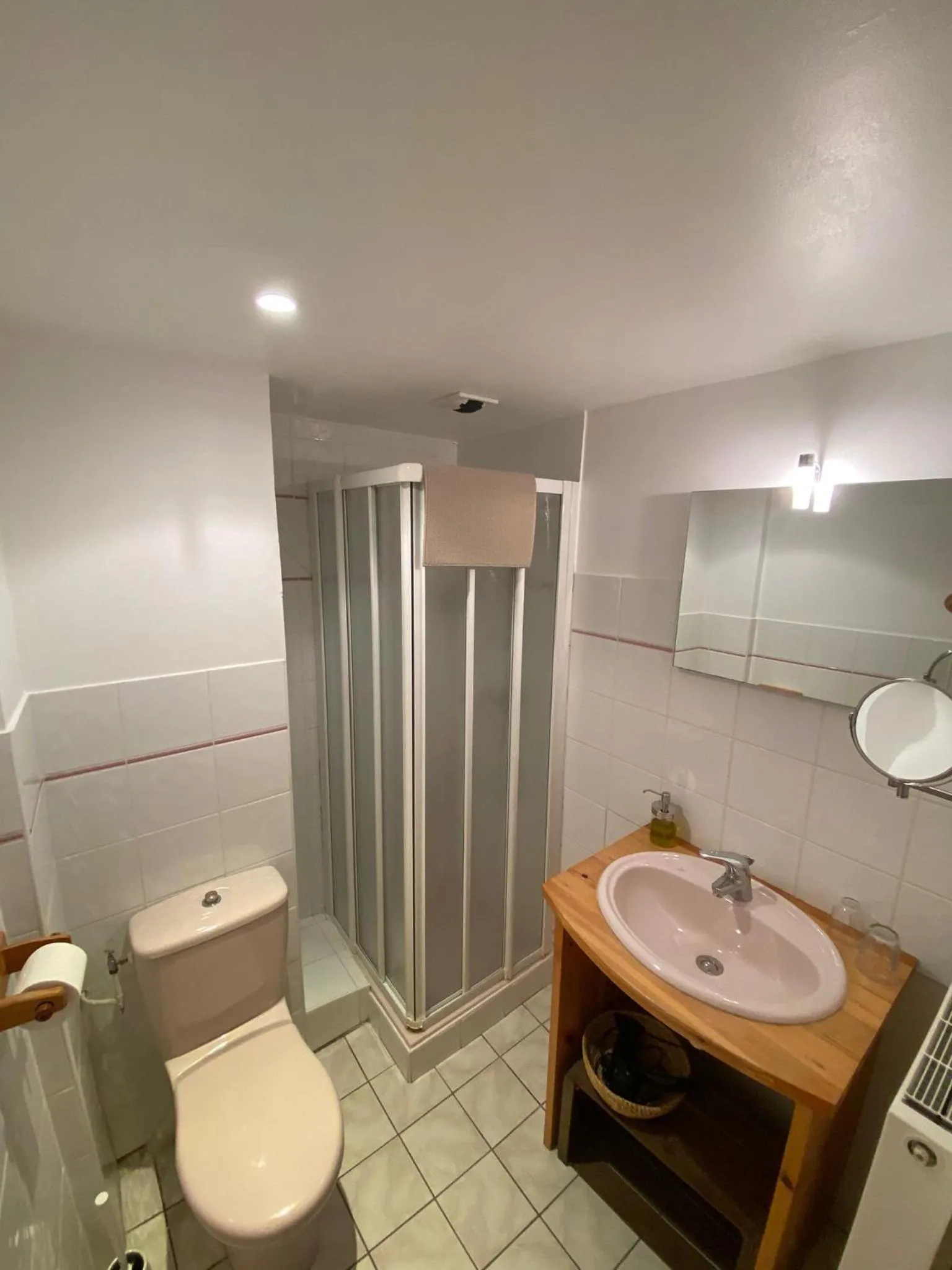 Bathroom in La Roche Meane