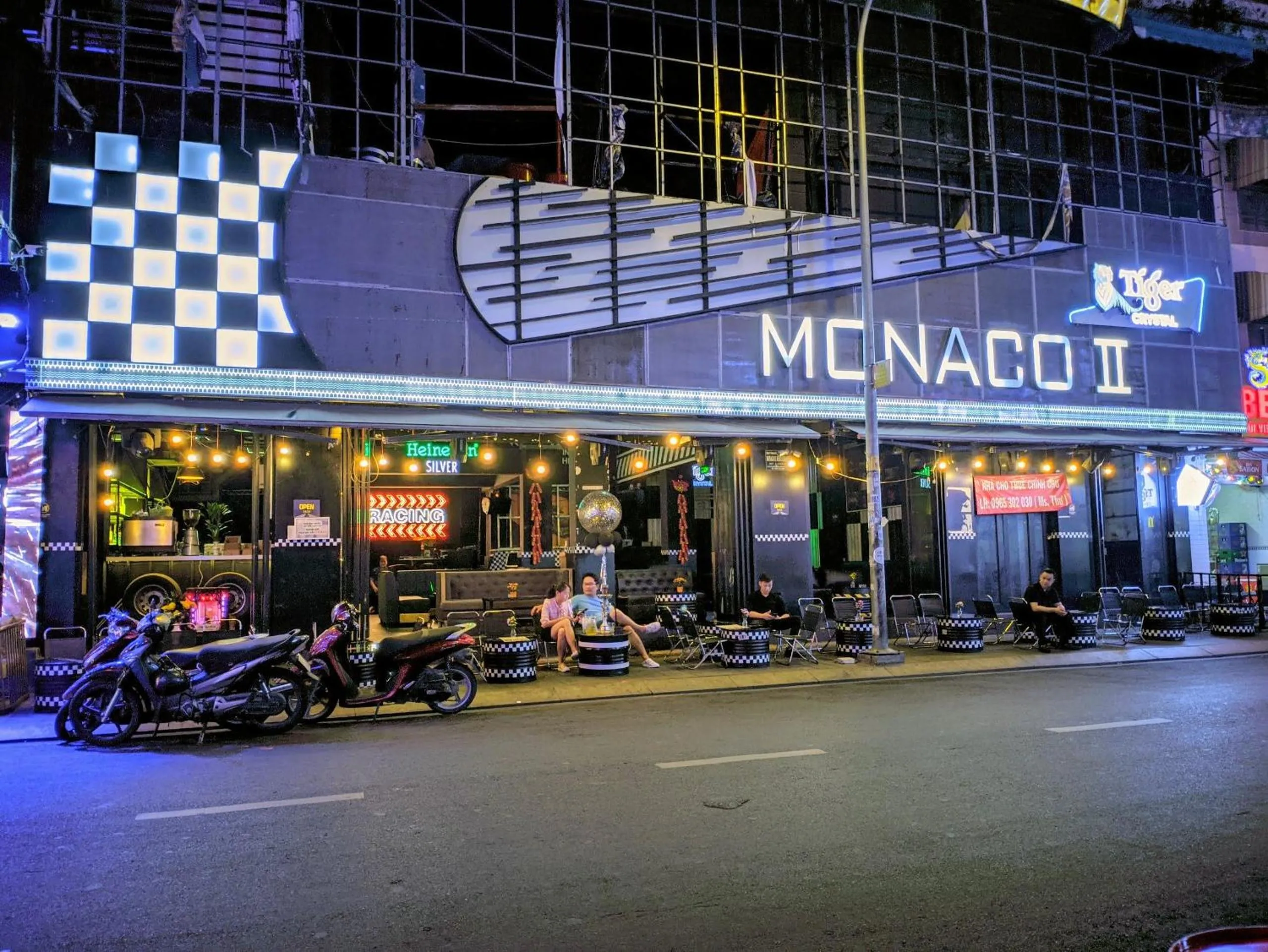 Neighbourhood in Nn Hotel