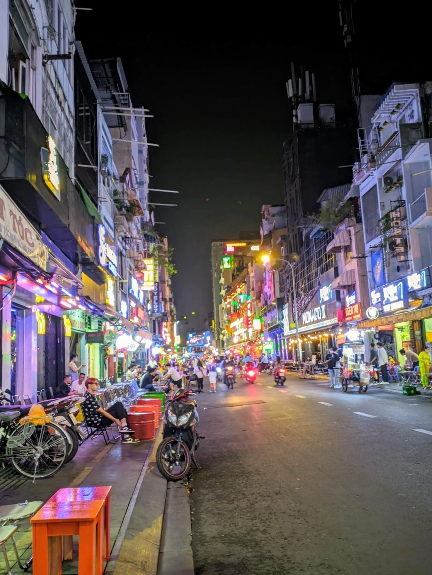 Neighbourhood in Nn Hotel