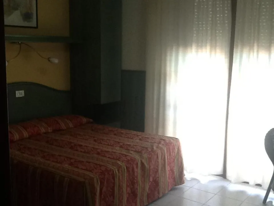 Decorative detail, Bed in Hotel Harry's