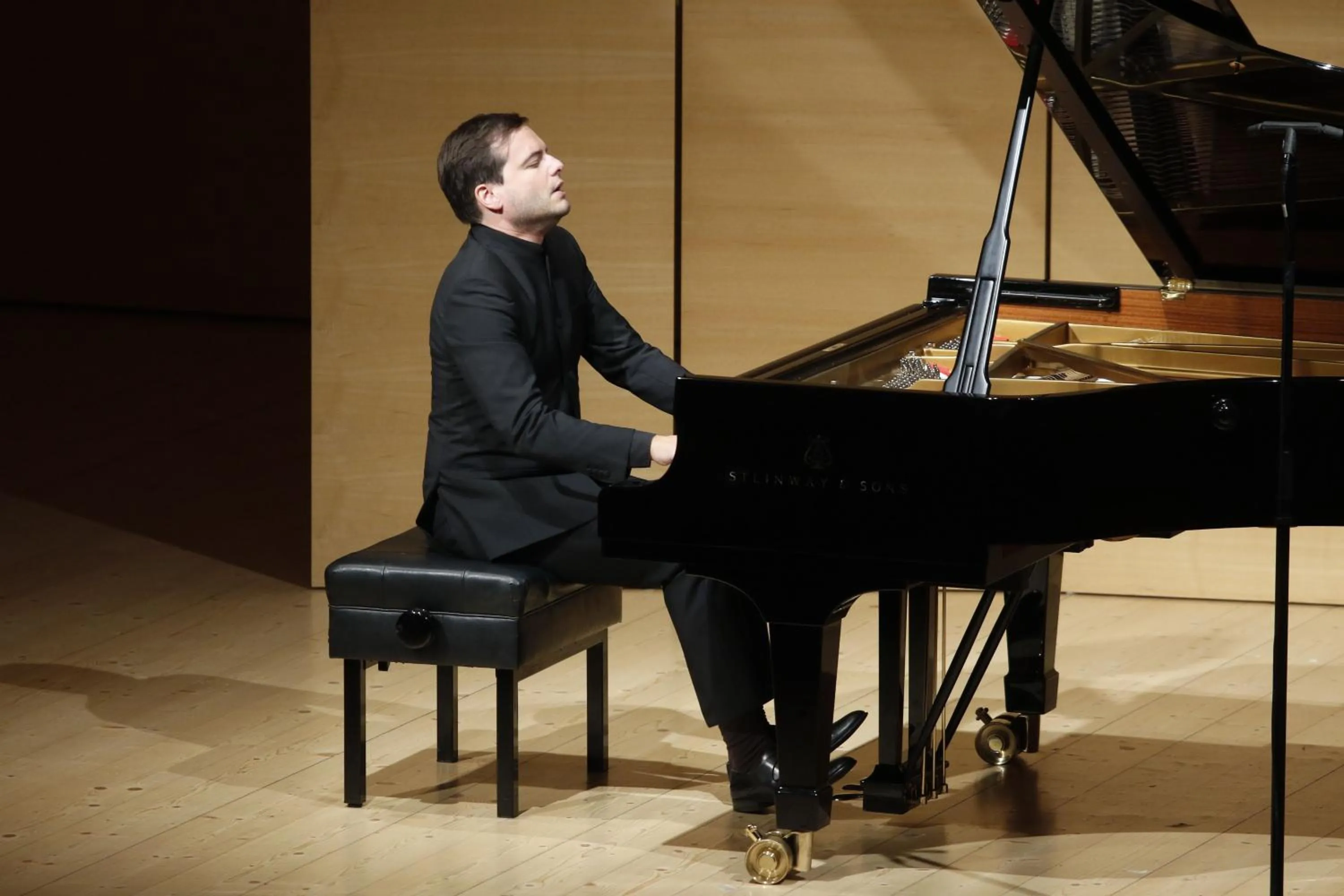 People in Schedlers Löwenhotel-GARNI