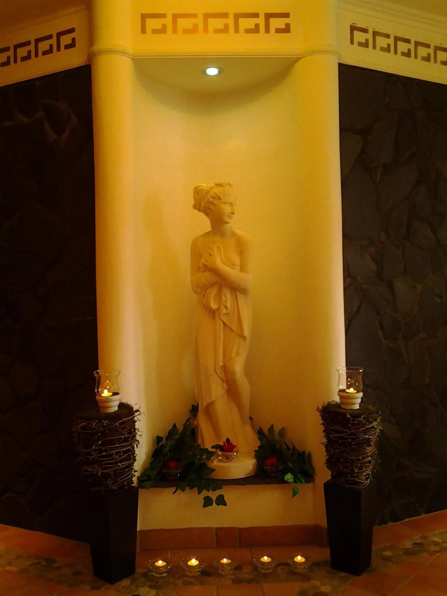 Decorative detail in Schedlers Löwenhotel-GARNI