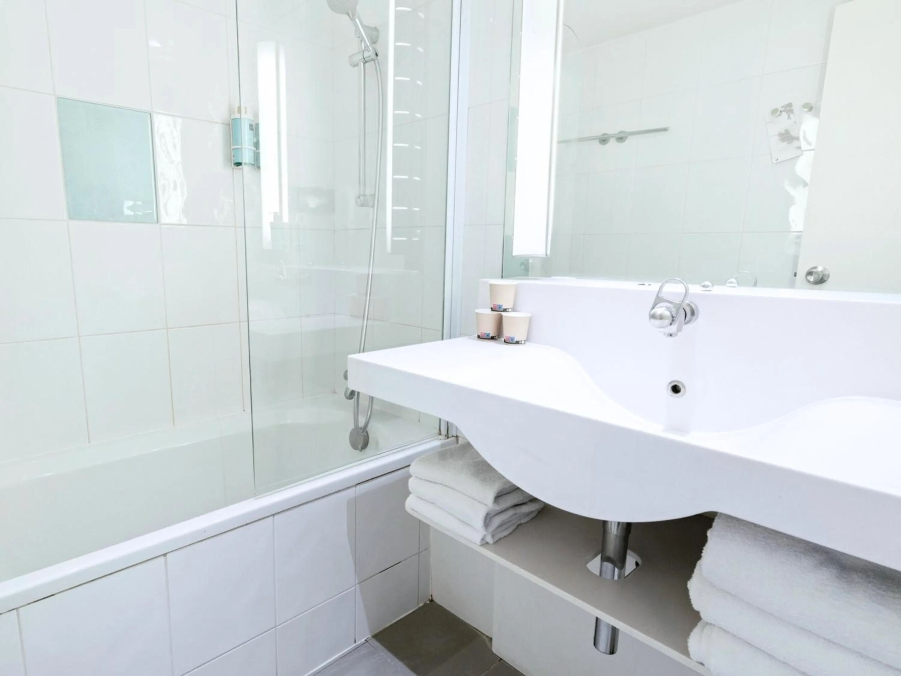 Bathroom in Novotel Paris Charenton le Pont