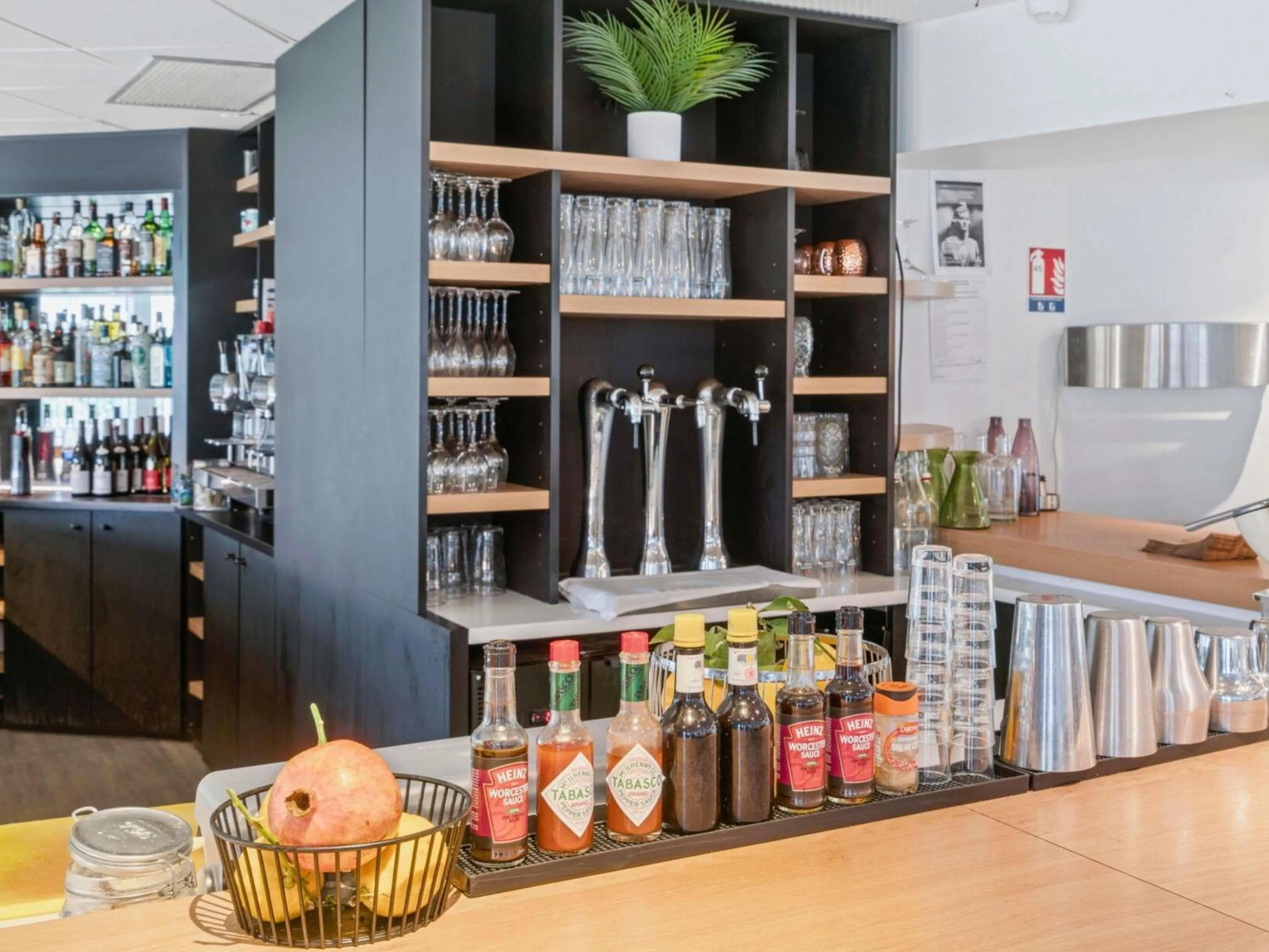 Lounge or bar in Novotel Paris Charenton le Pont