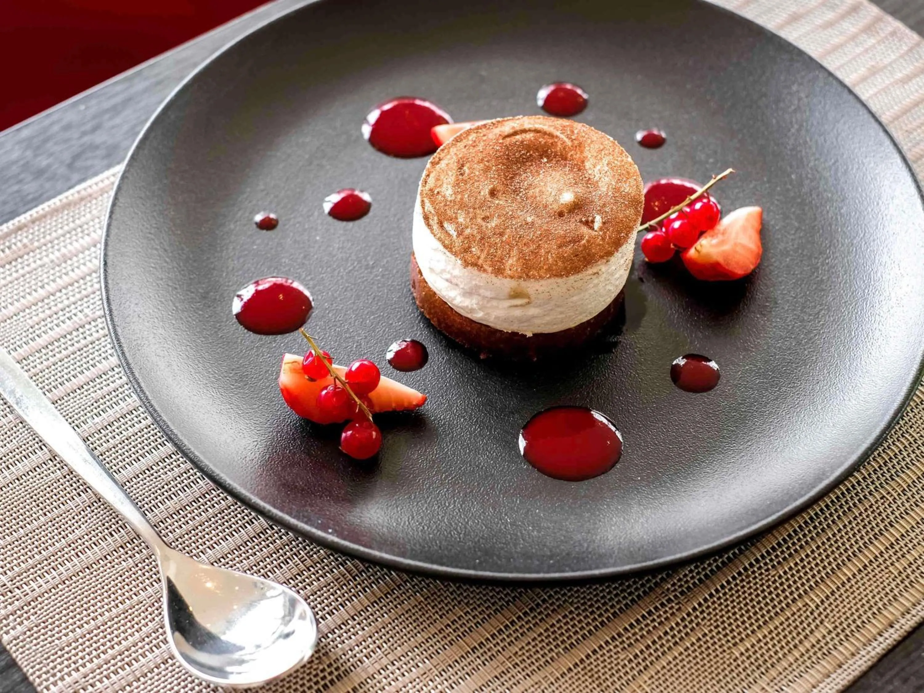 Restaurant/places to eat in Novotel Paris Charenton le Pont