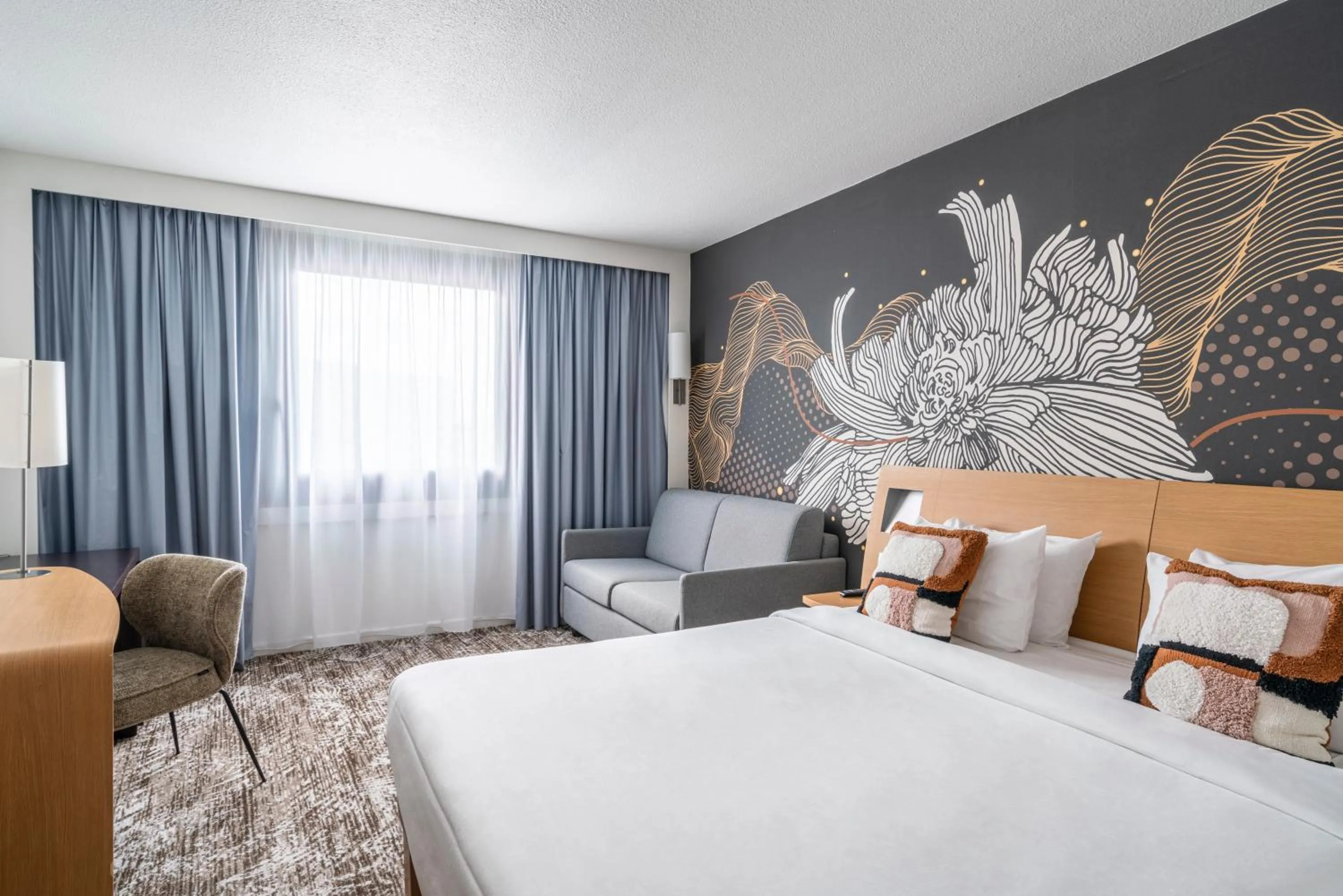 Bed in Novotel Paris Charenton le Pont