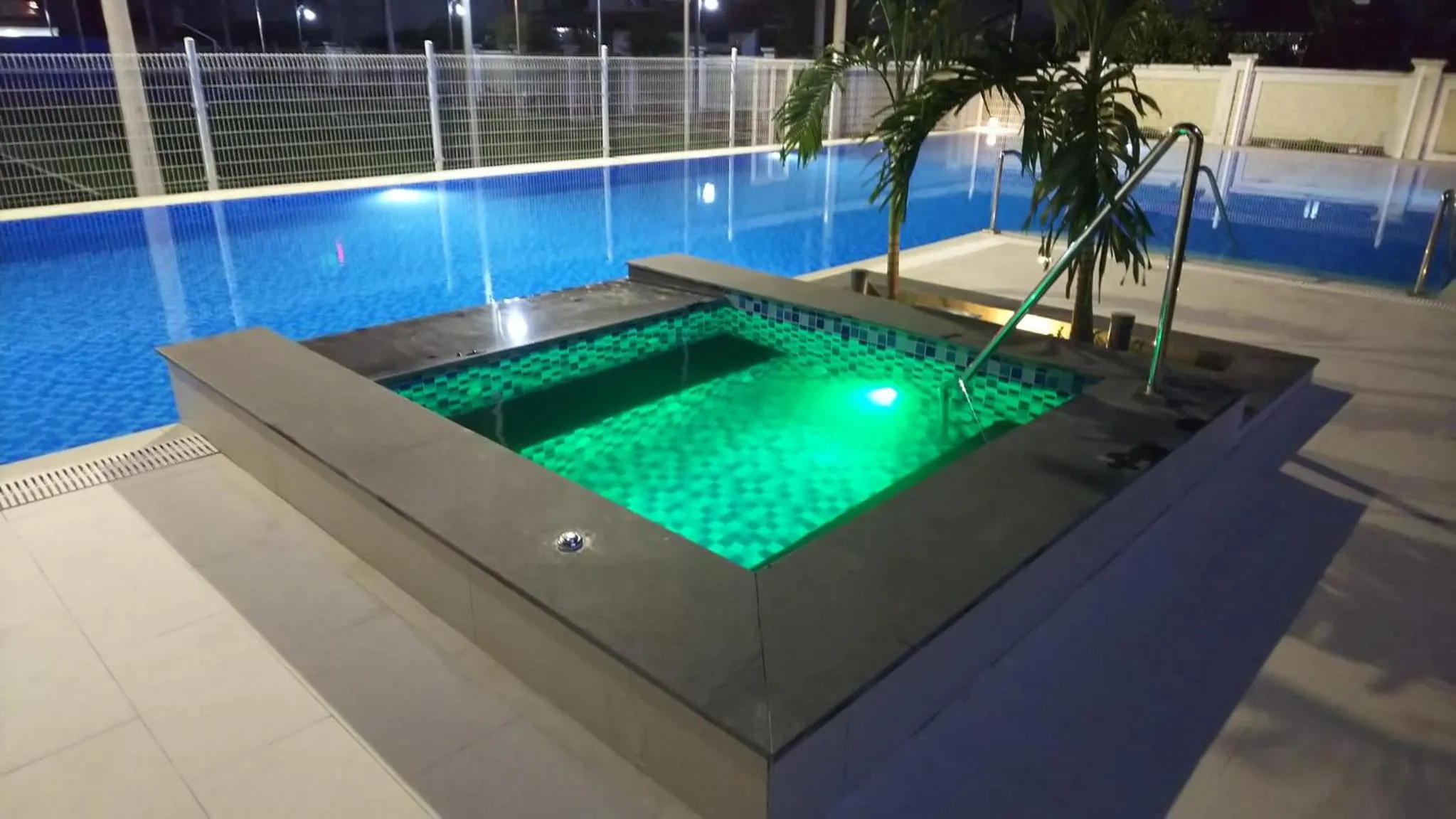 Swimming pool in FAMILLE HA NAM