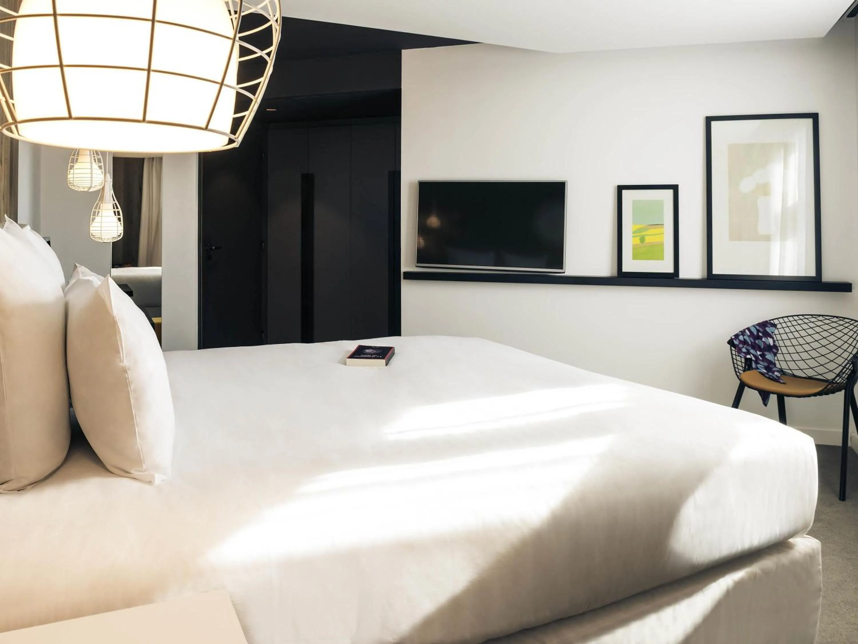 Bedroom, Bed in Mercure Valence