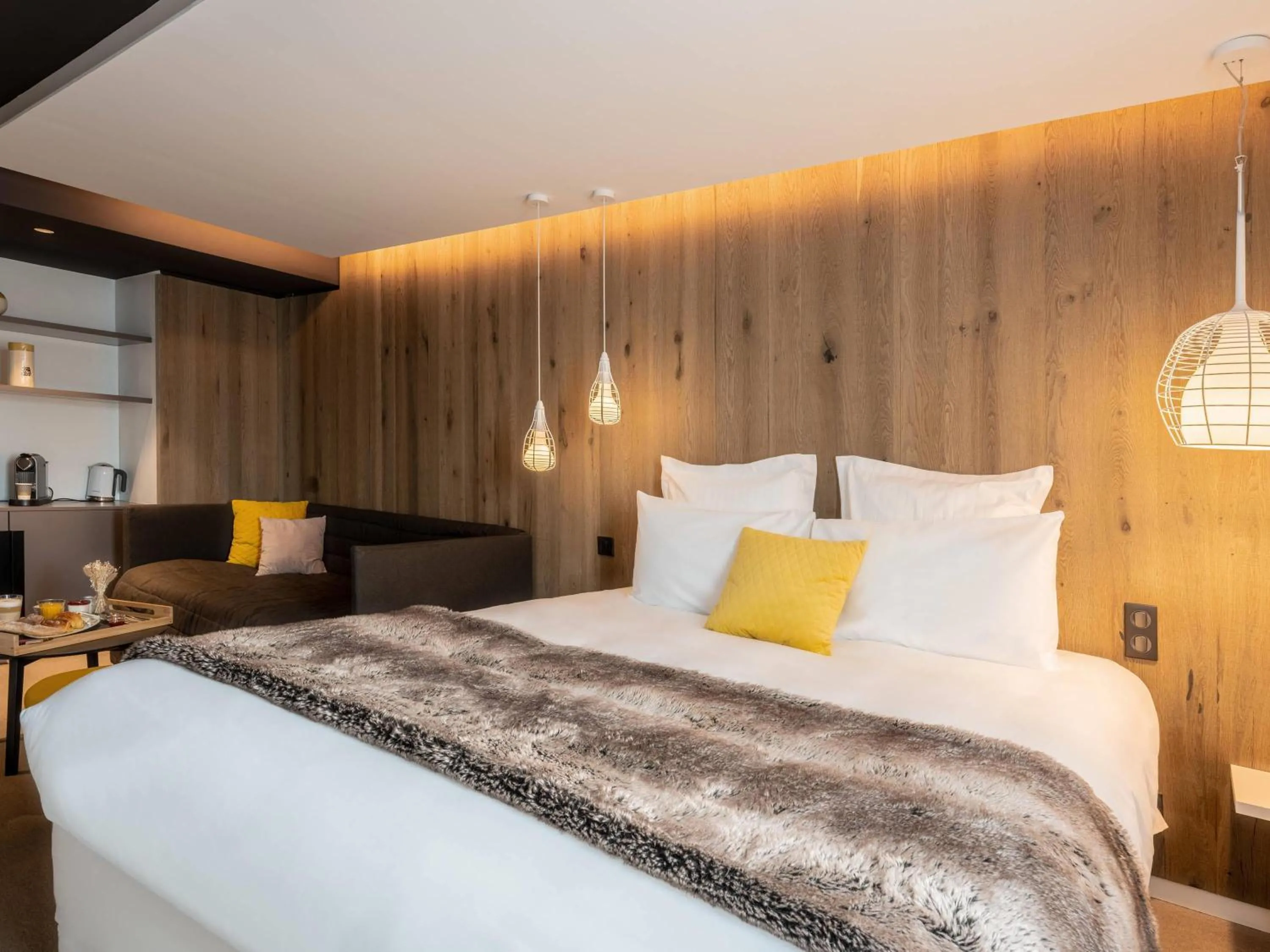 Bedroom, Bed in Mercure Valence