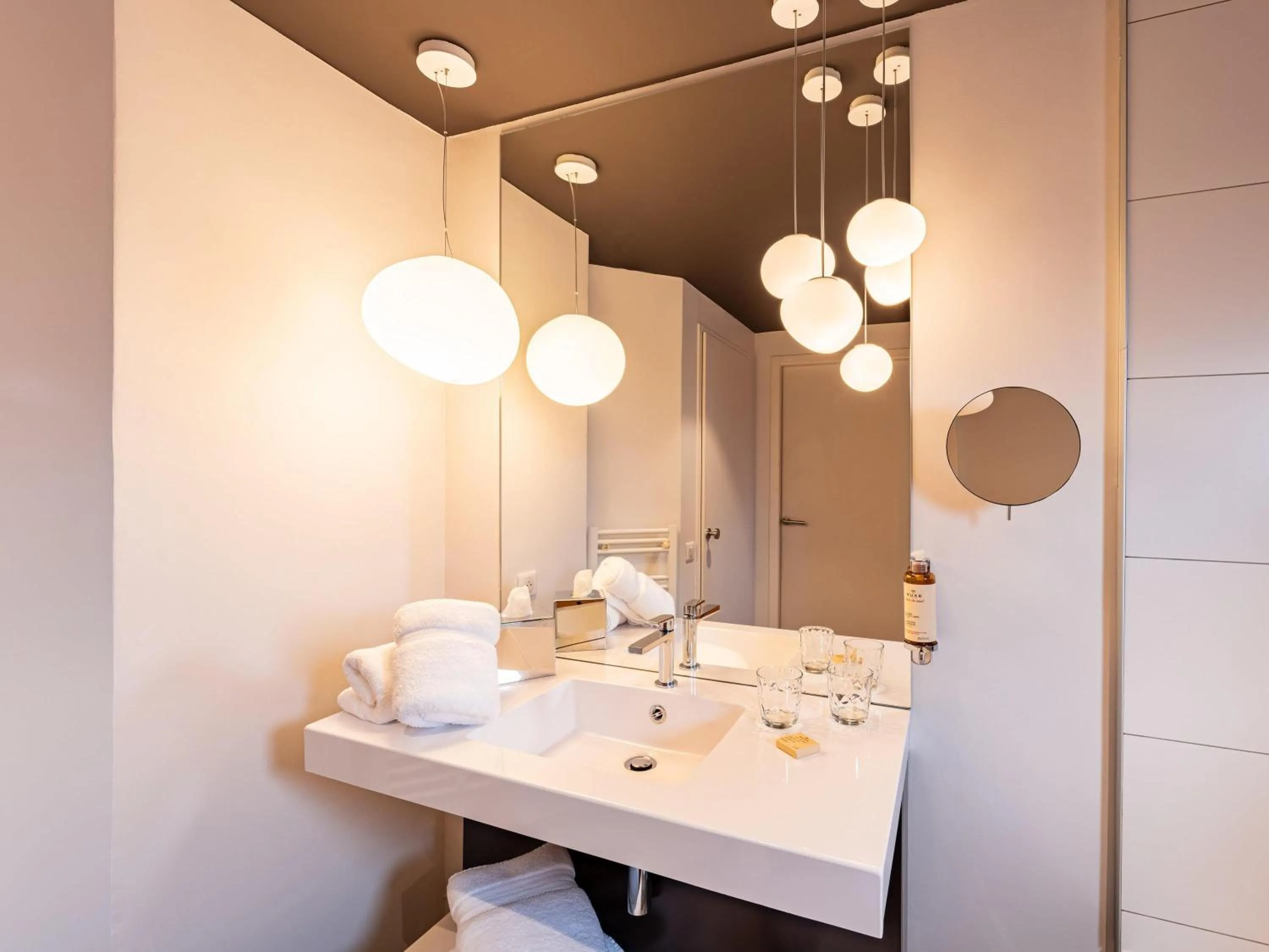 Bedroom in Mercure Valence