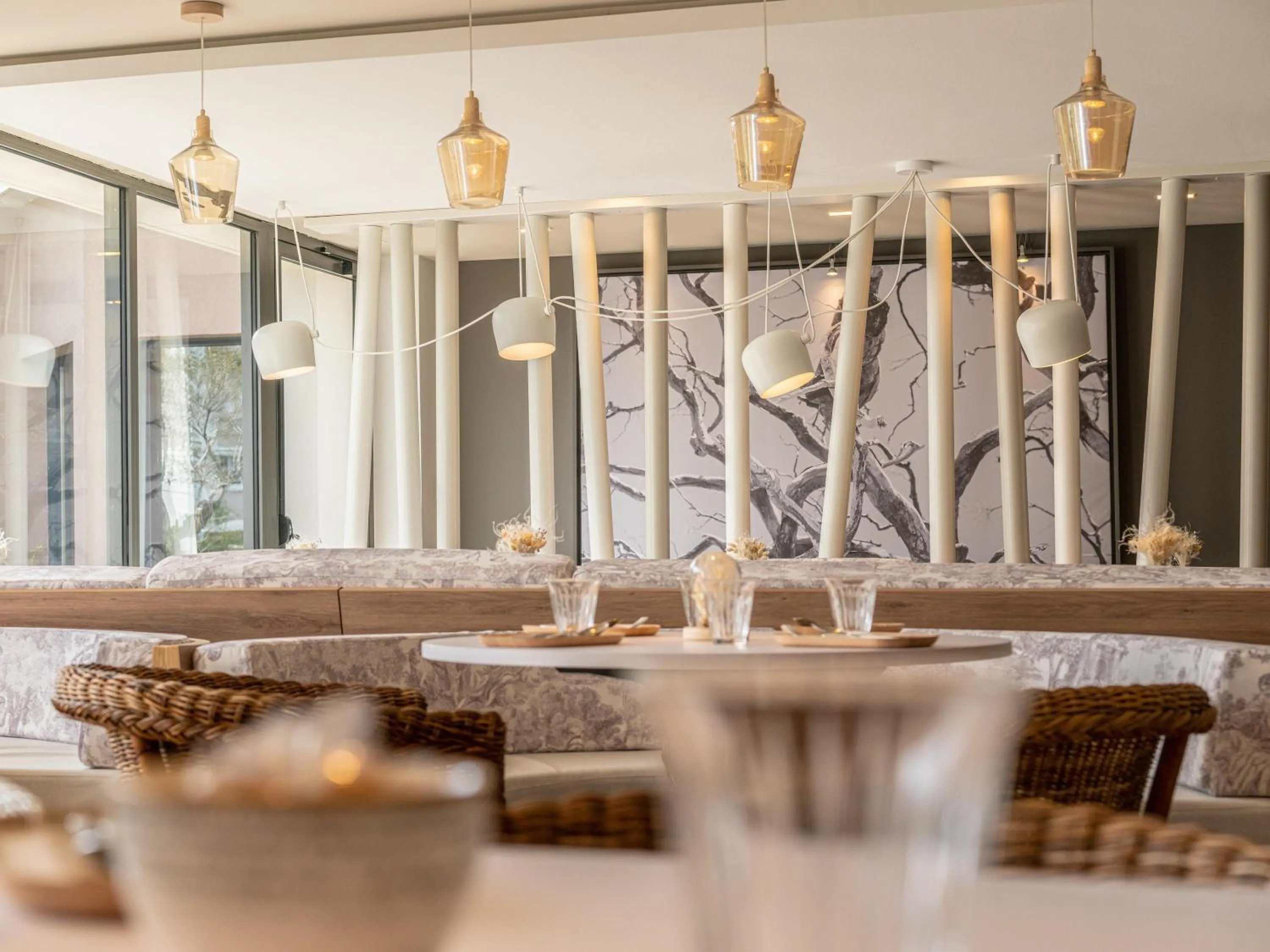 Restaurant/places to eat in Mercure Valence