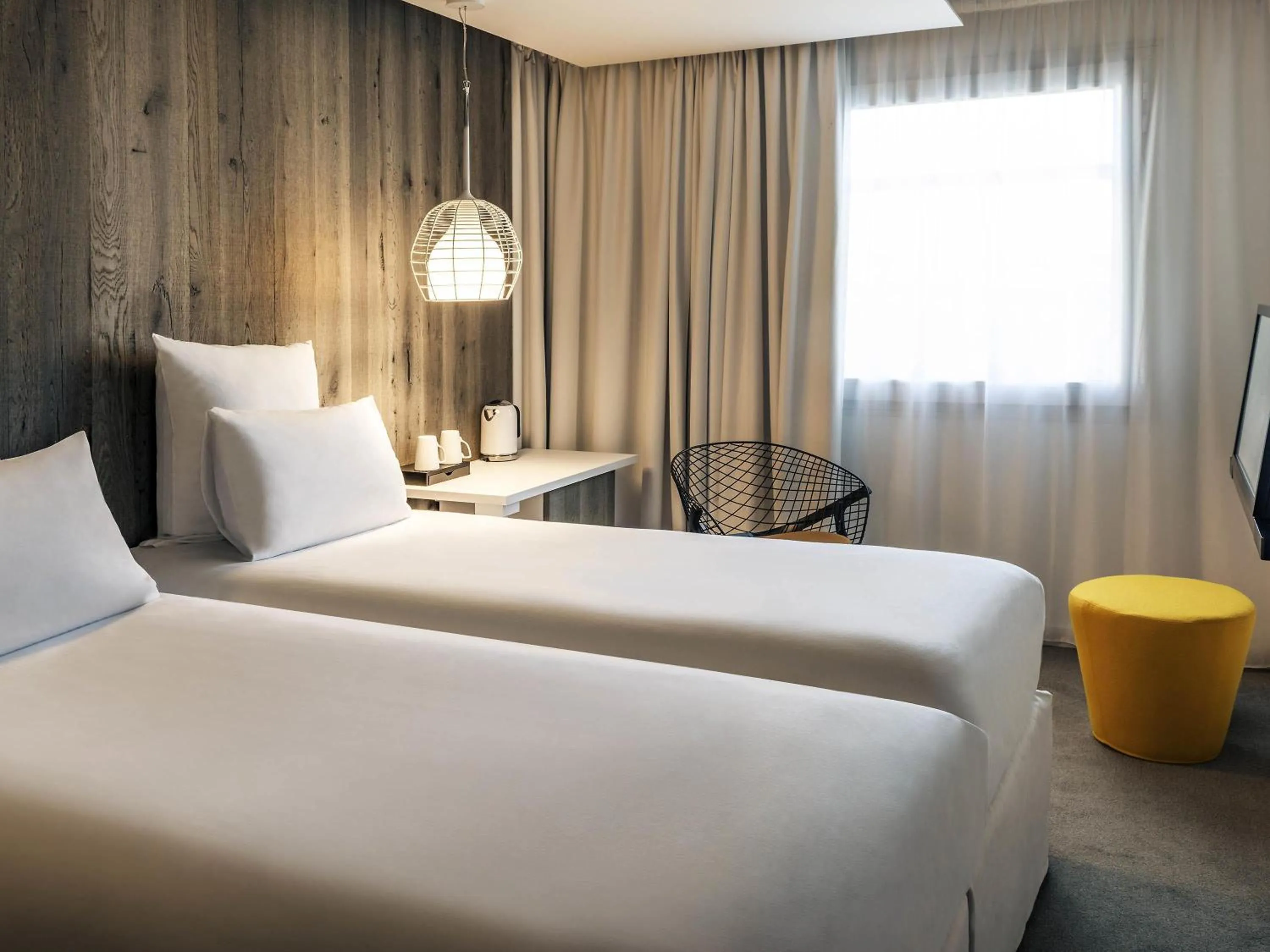 Bedroom, Bed in Mercure Valence