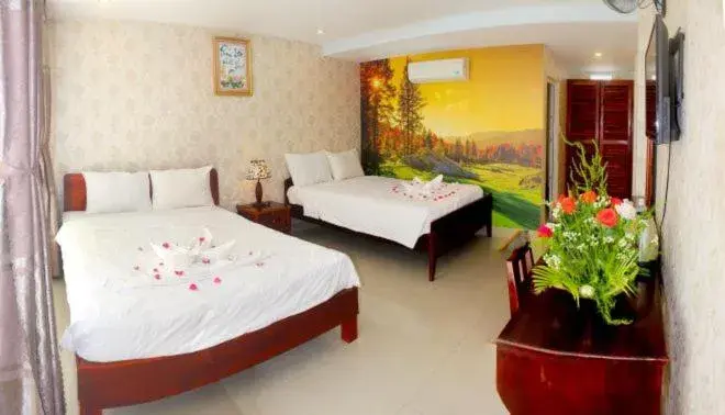 Family Room with Garden View in Hai Yen Family Hotel Family Room with Garden View in Hai Yen Family Hotel