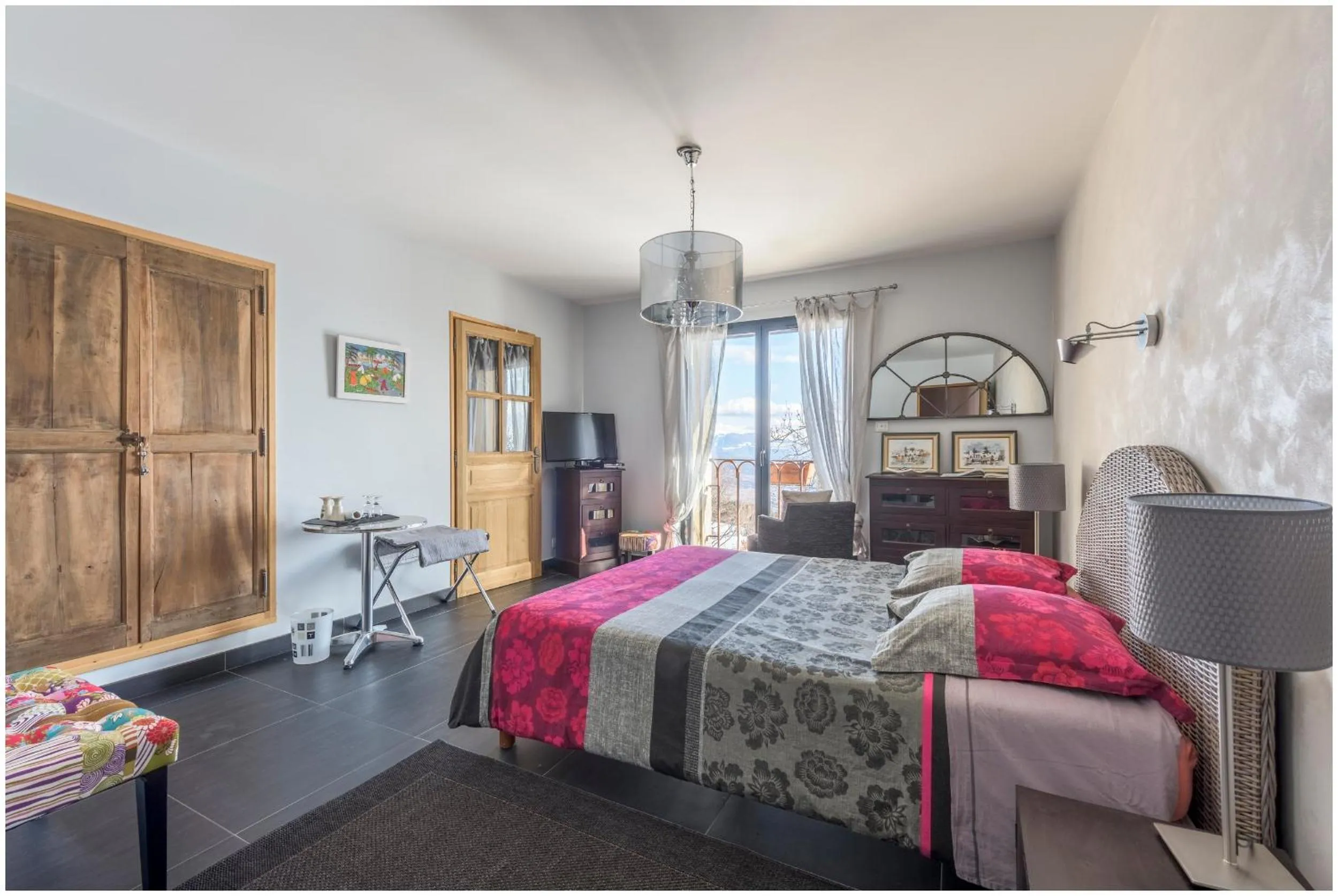 Bedroom in Château Serigues