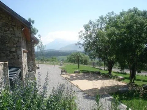 Mountain view in Château Serigues